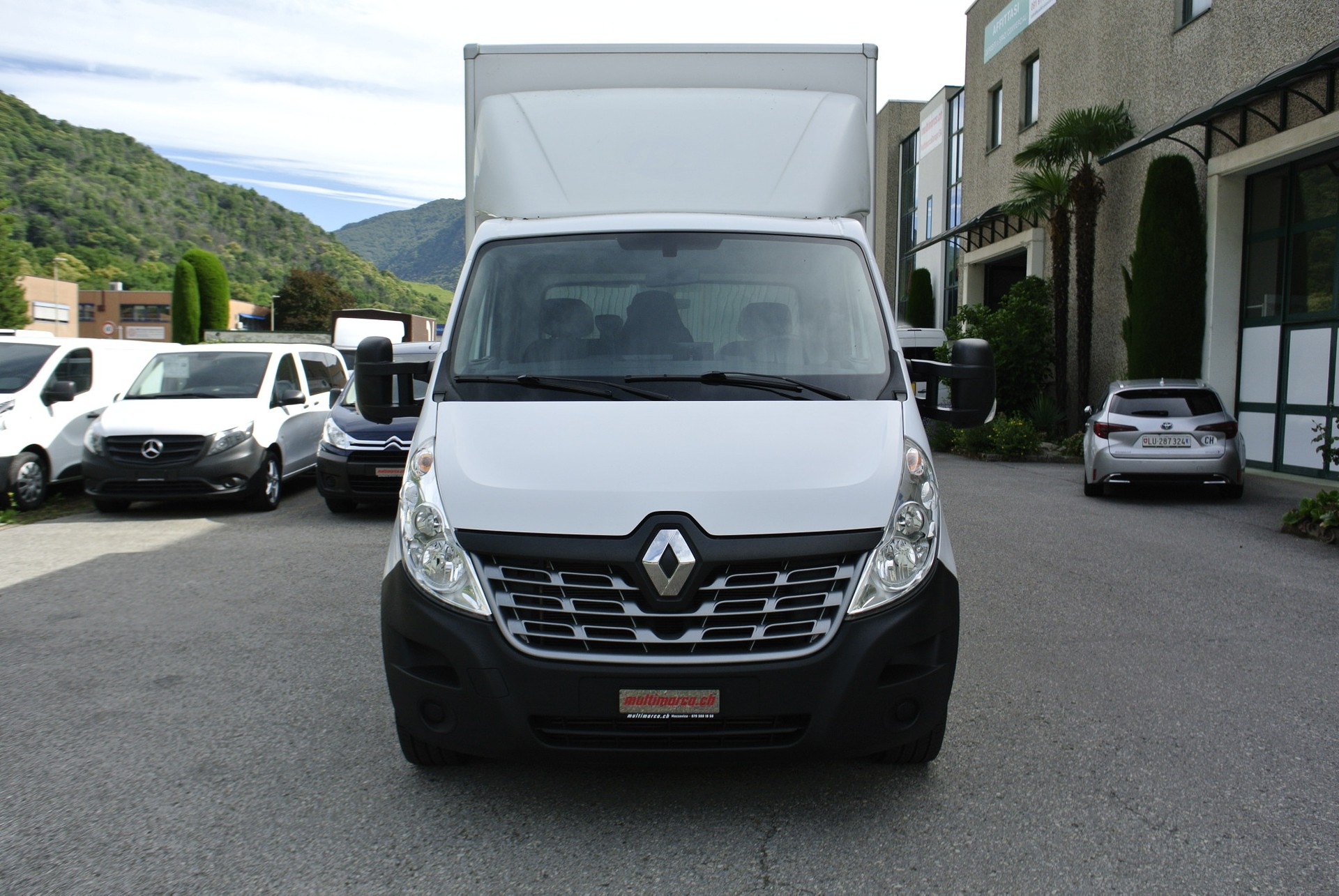 RENAULT Master T35 ENERGY 2.3dCi 145 L3-image-1