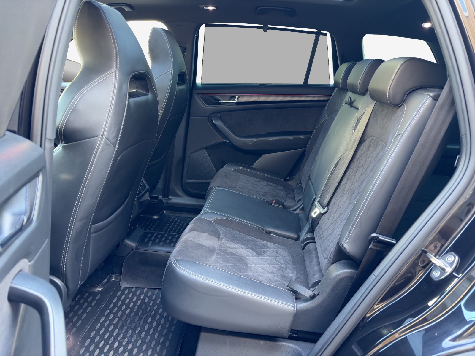 SKODA Kodiaq 2.0 TSI 4x4 Sport Line-image-11