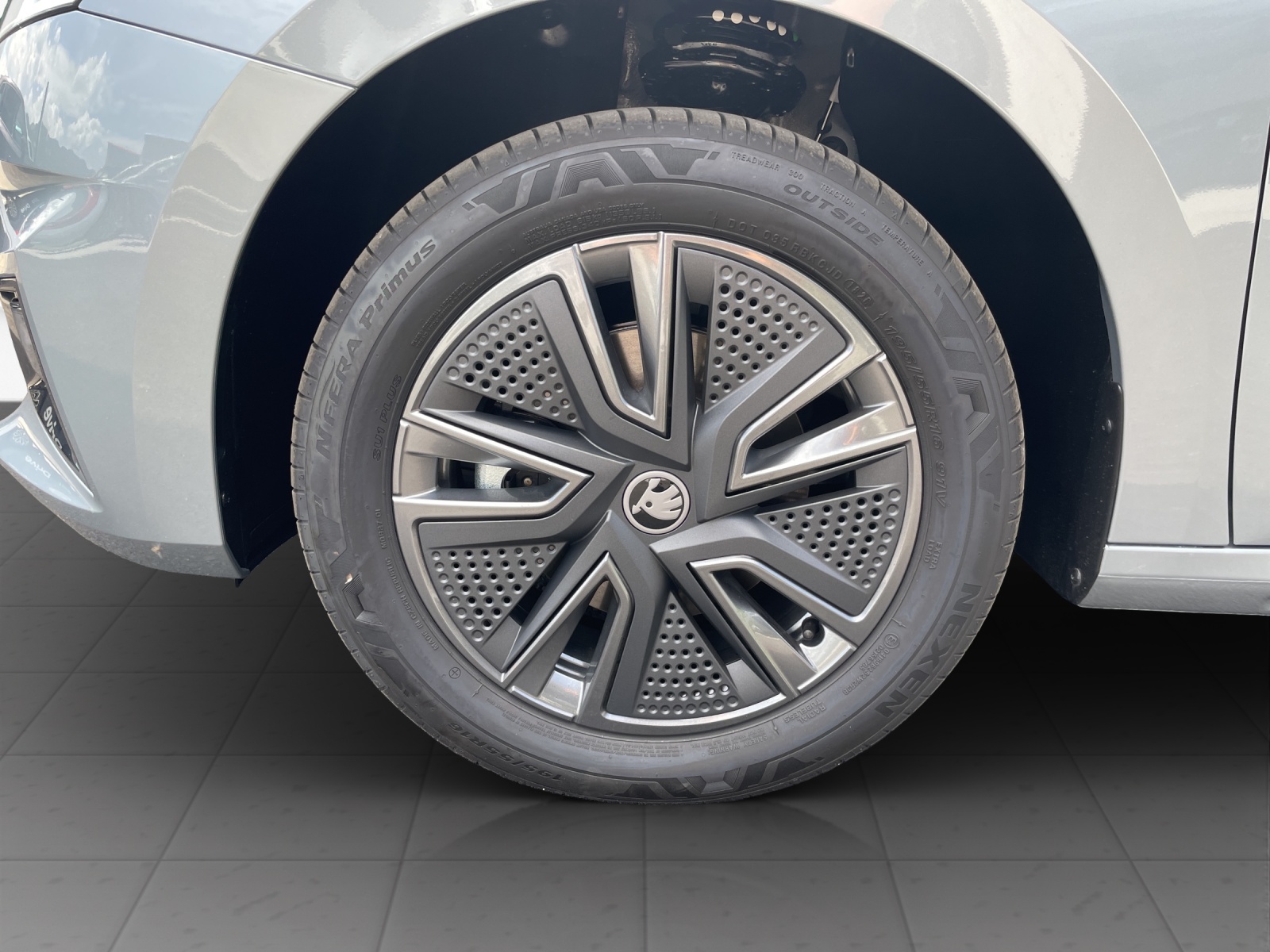 SKODA Fabia 1.0 TSI Dynamic DSG-image-15