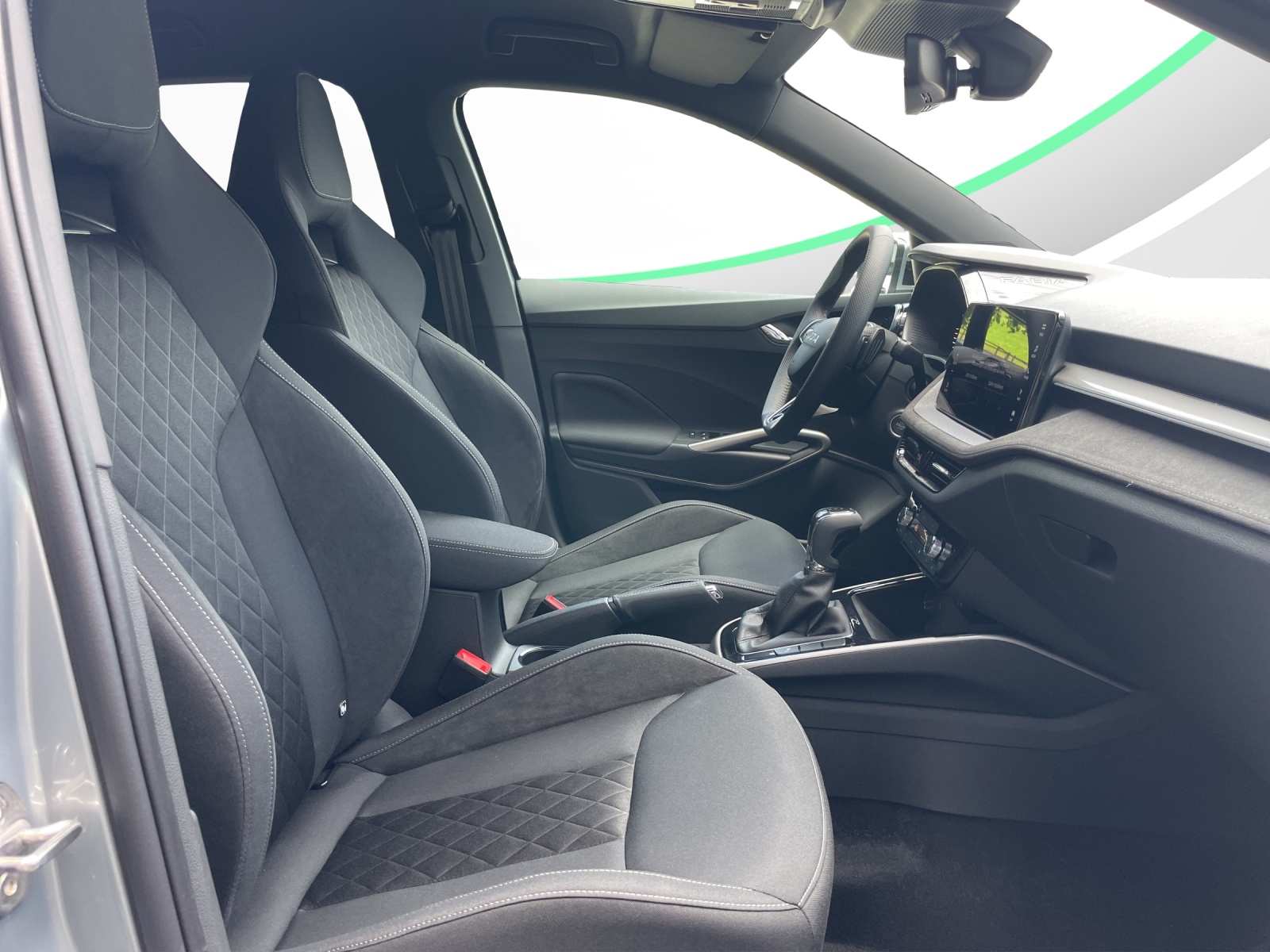 SKODA Fabia 1.0 TSI Dynamic DSG-image-12