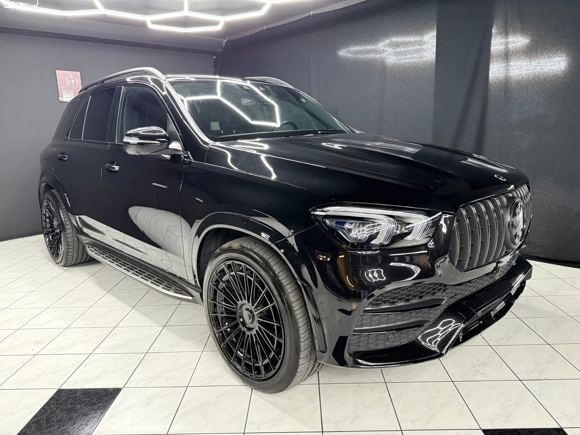 MERCEDES-BENZ GLE 350 d 4Matic AMG Line 9G-Tronic-image-3