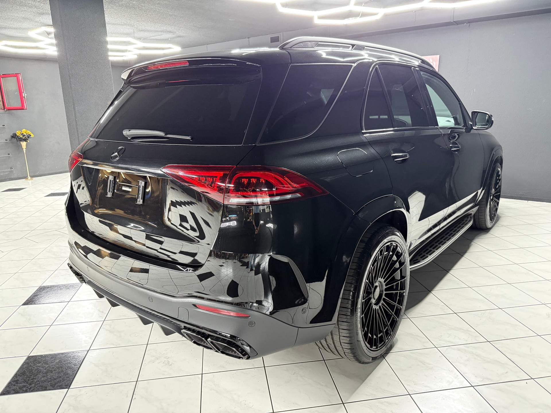 MERCEDES-BENZ GLE 350 d 4Matic AMG Line 9G-Tronic-image-5