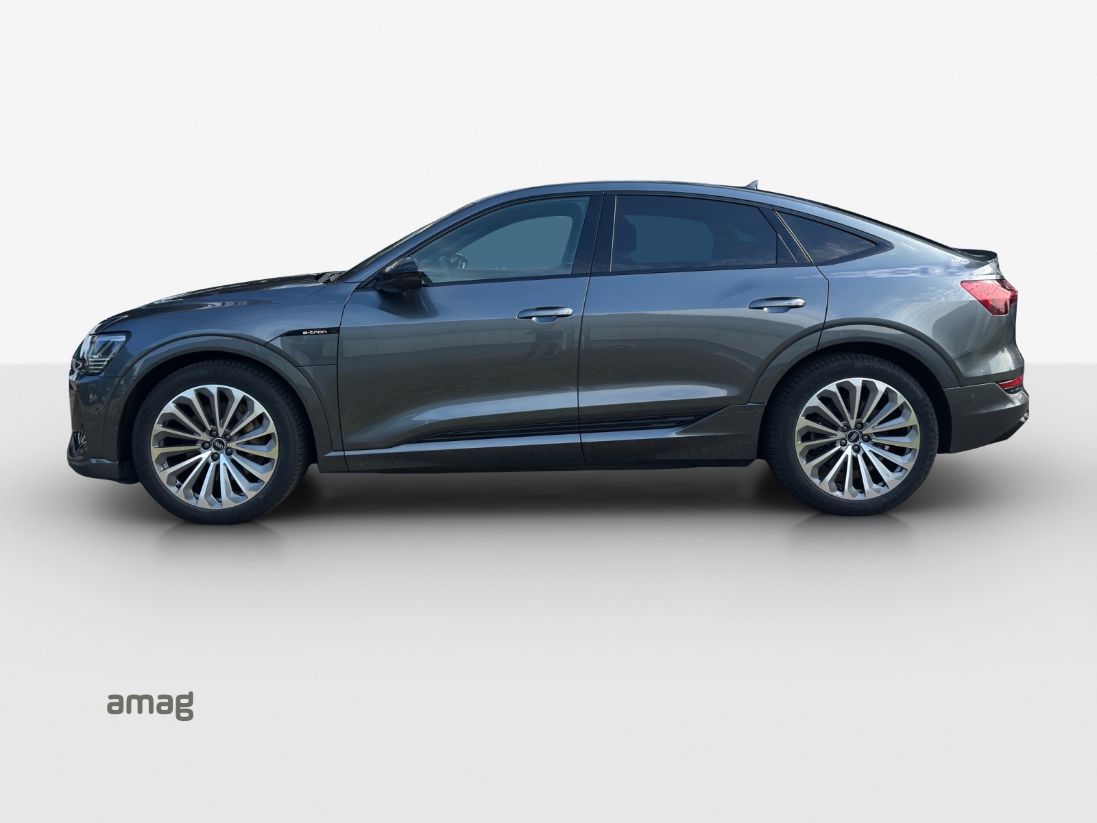 AUDI e-tron 55 Sportback S Line quattro-image-1