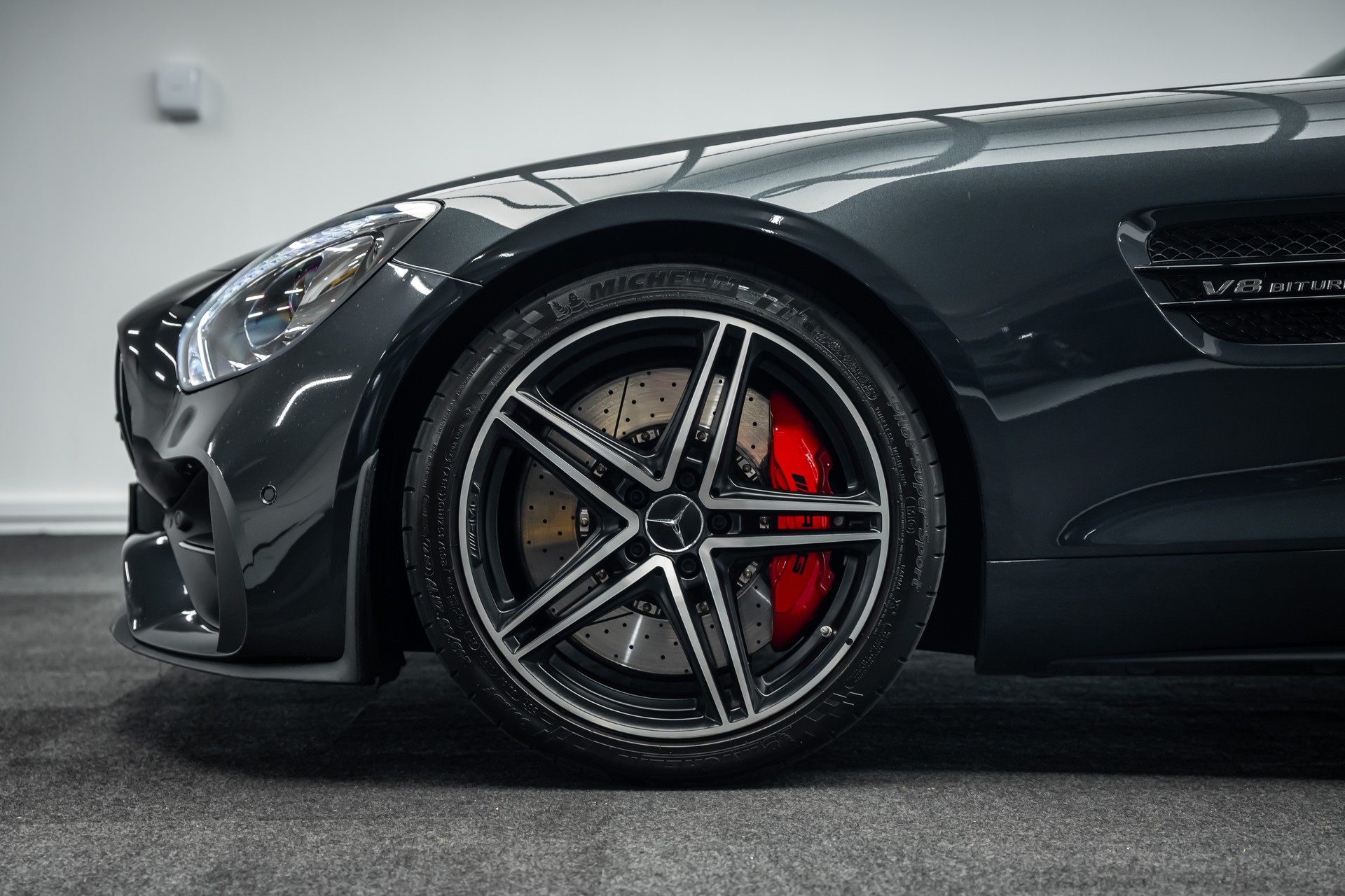 MERCEDES-BENZ * AMG GT C * TOP ZUSTAND * KERAMIK BREMSEN * AMG PERFORMANCE SITZE * LEASING AB 1024.- *-showroom-element-1