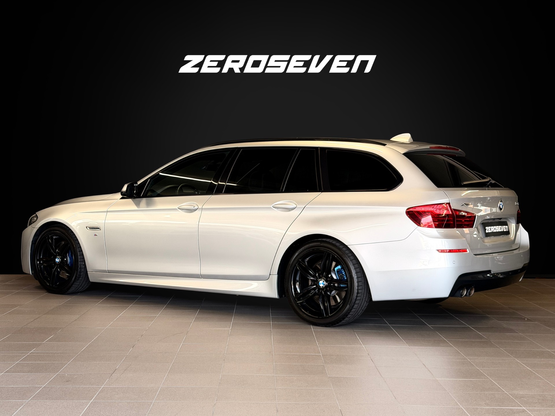 BMW 530d Touring M Sport xDrive Steptronic-showroom-element-3