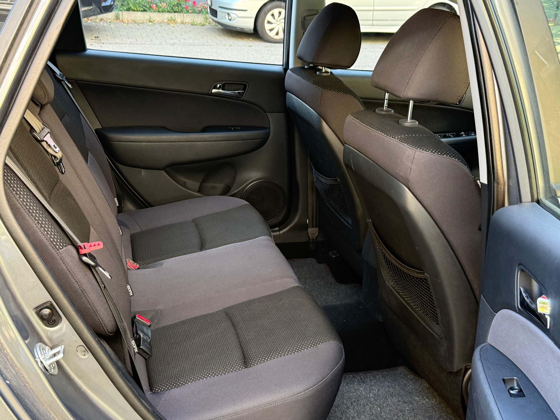HYUNDAI i30 Wagon 1.6 Swiss Plus Edition-image-8