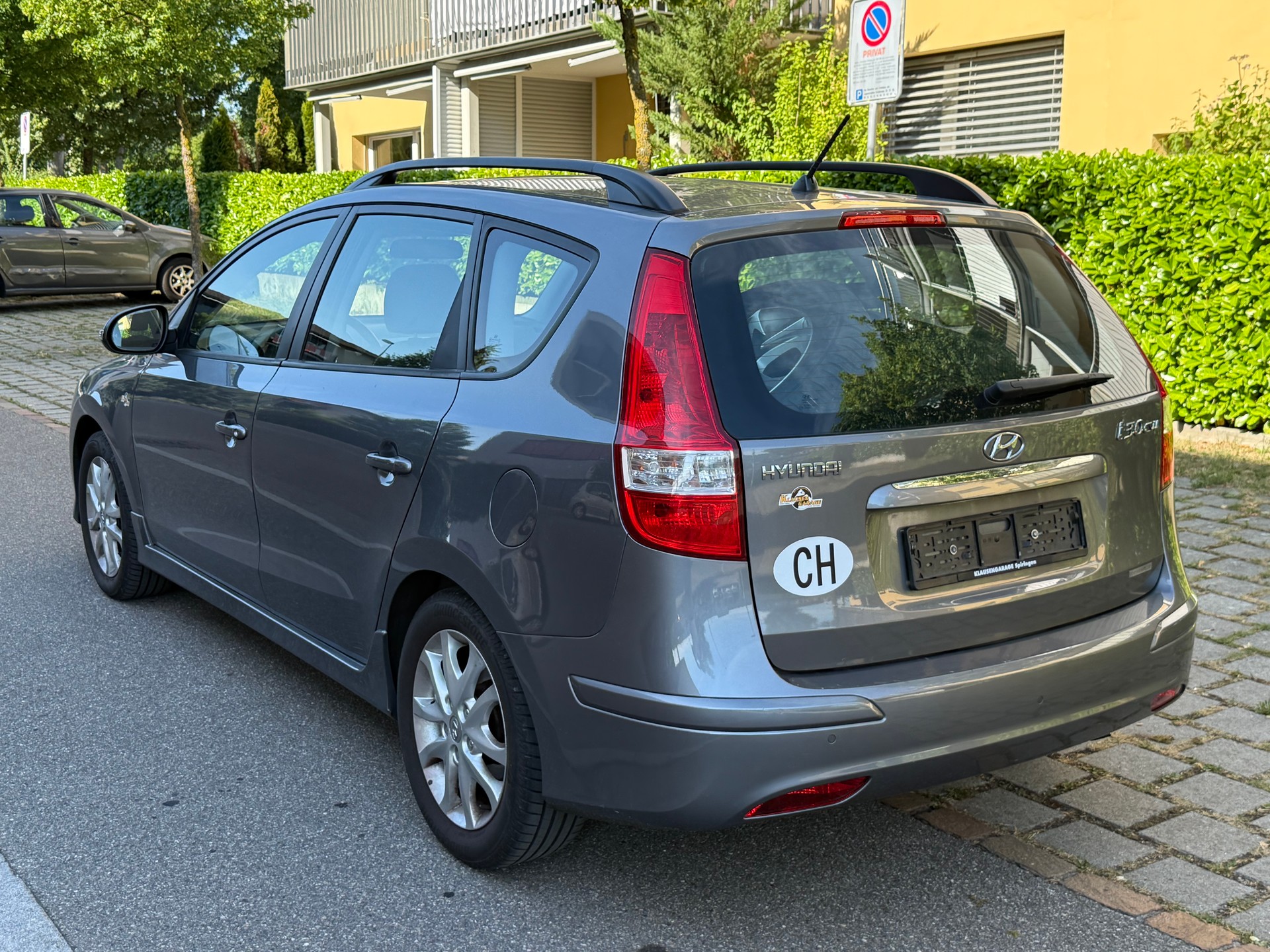 HYUNDAI i30 Wagon 1.6 Swiss Plus Edition-image-2