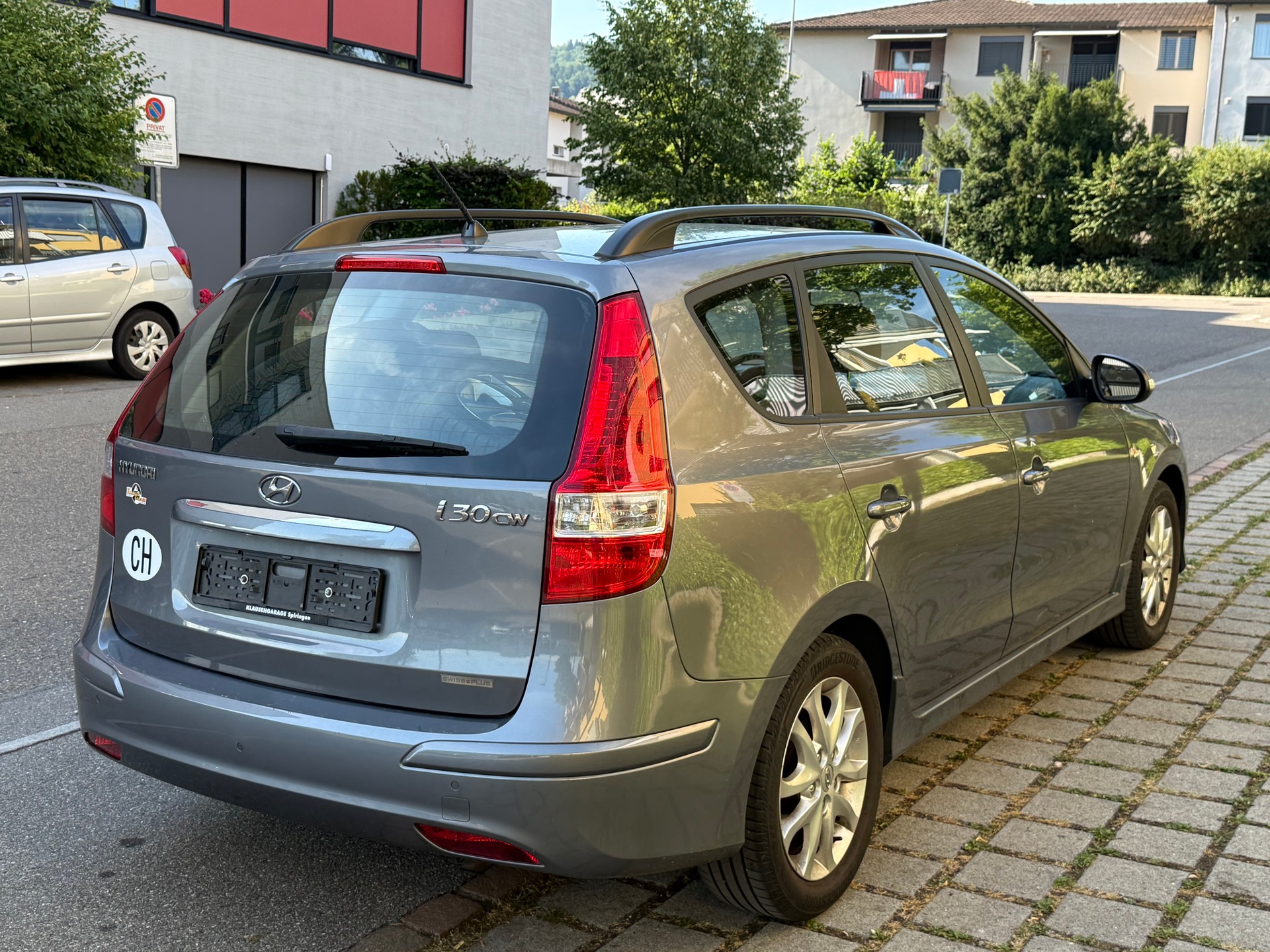 HYUNDAI i30 Wagon 1.6 Swiss Plus Edition-image-3