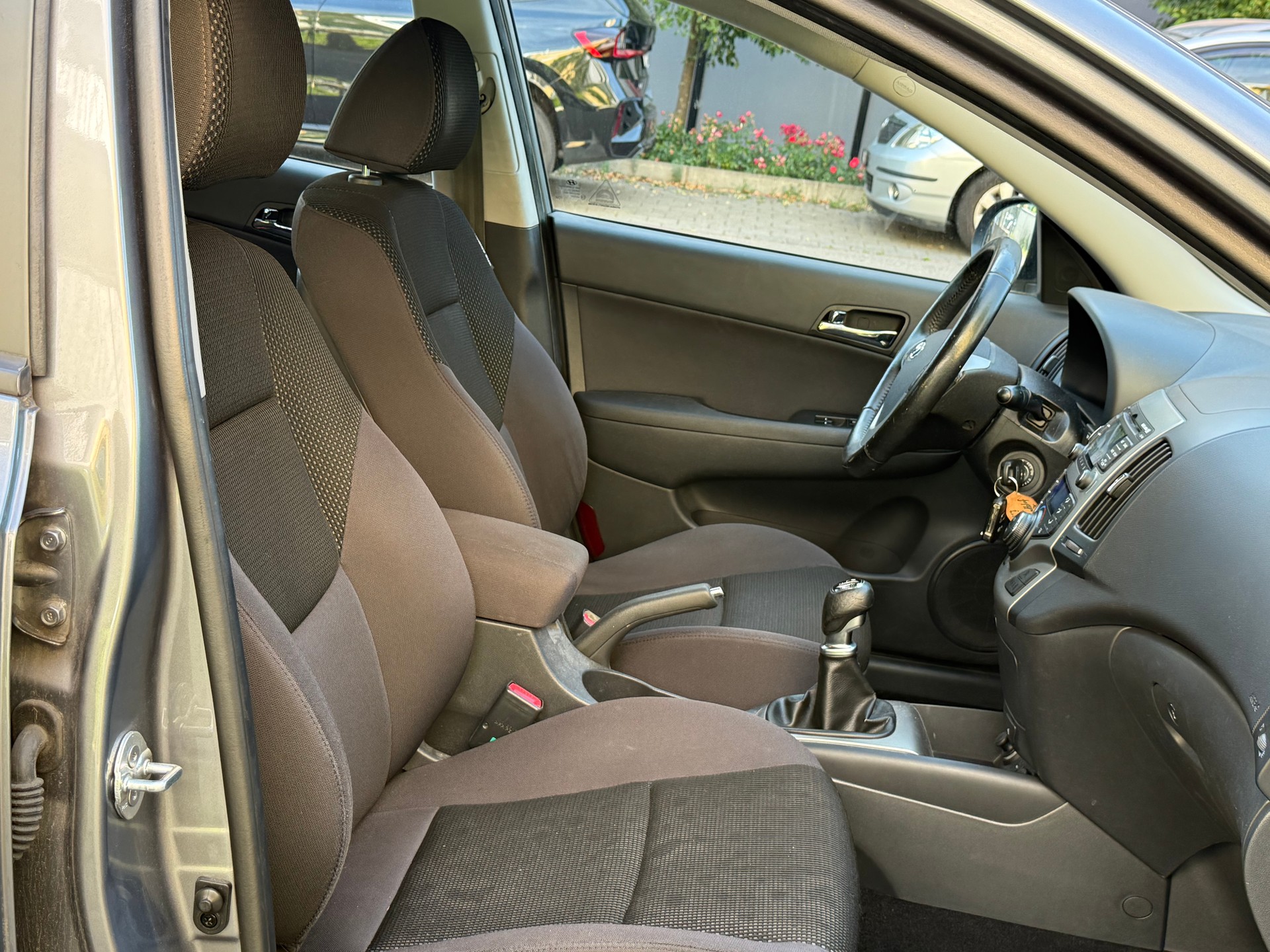 HYUNDAI i30 Wagon 1.6 Swiss Plus Edition-image-7