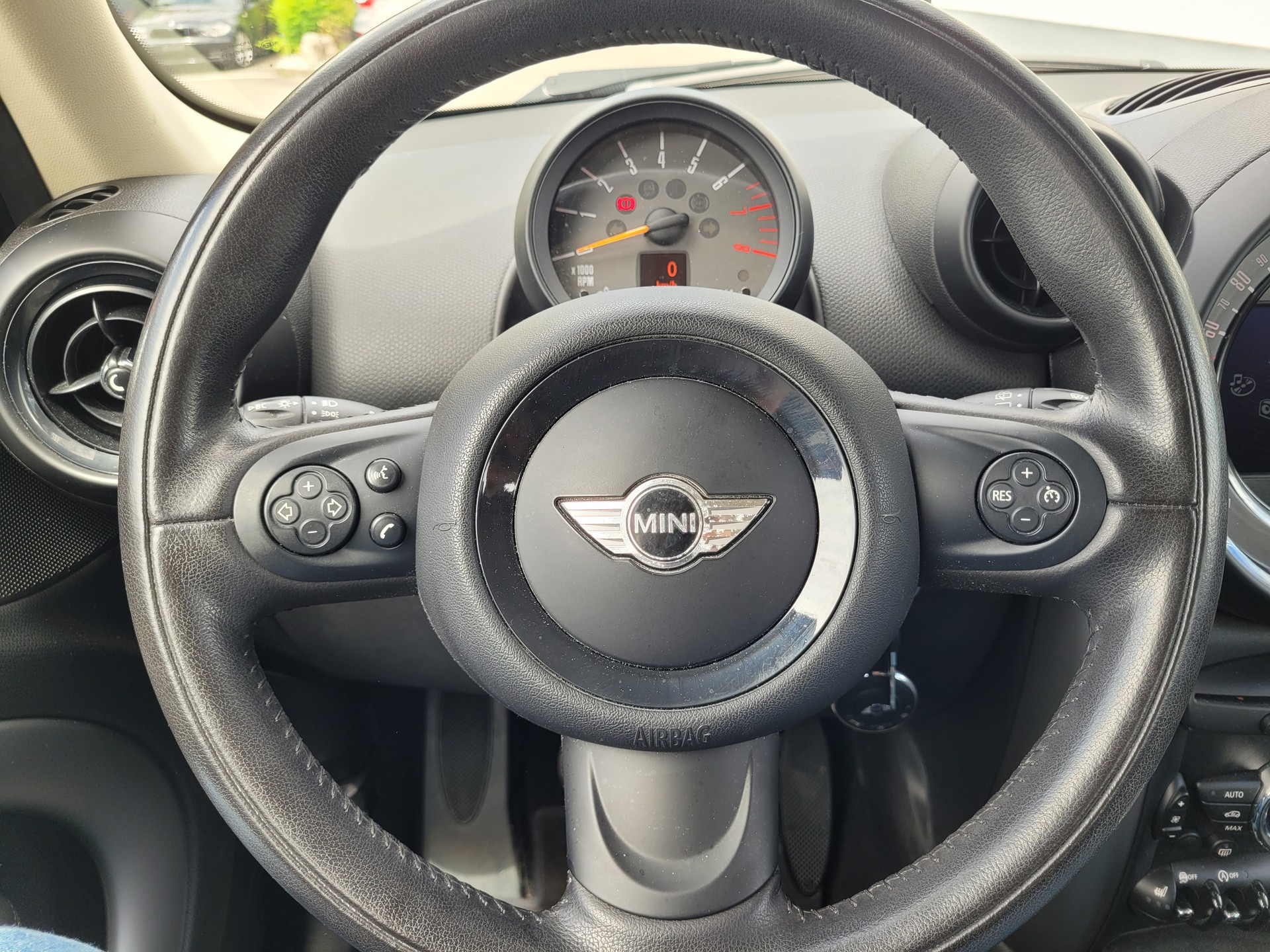 MINI Countryman Cooper ALL4-image-14