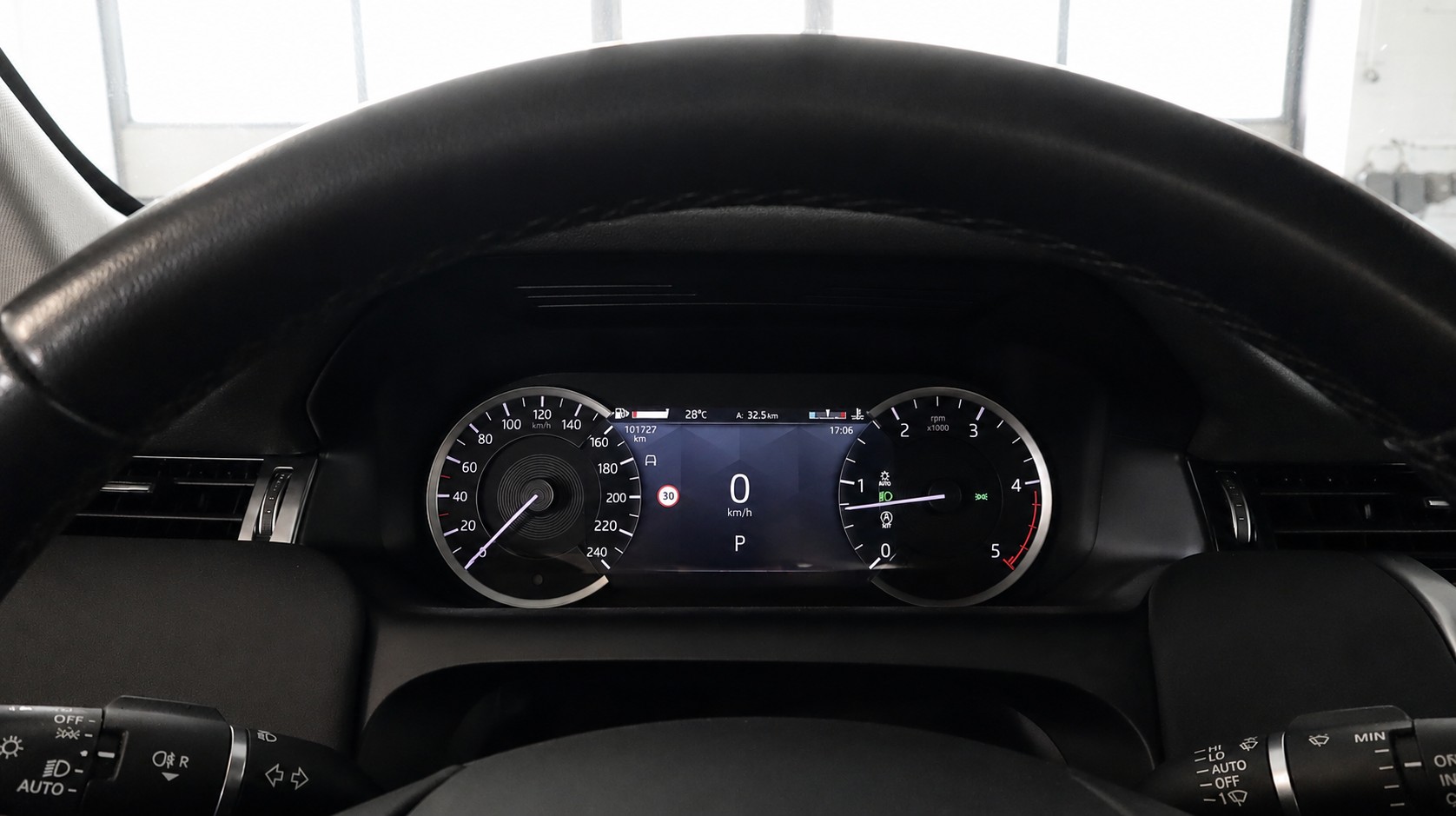 LAND ROVER Discovery Sport 2.0 SD4 200 SE-image-9