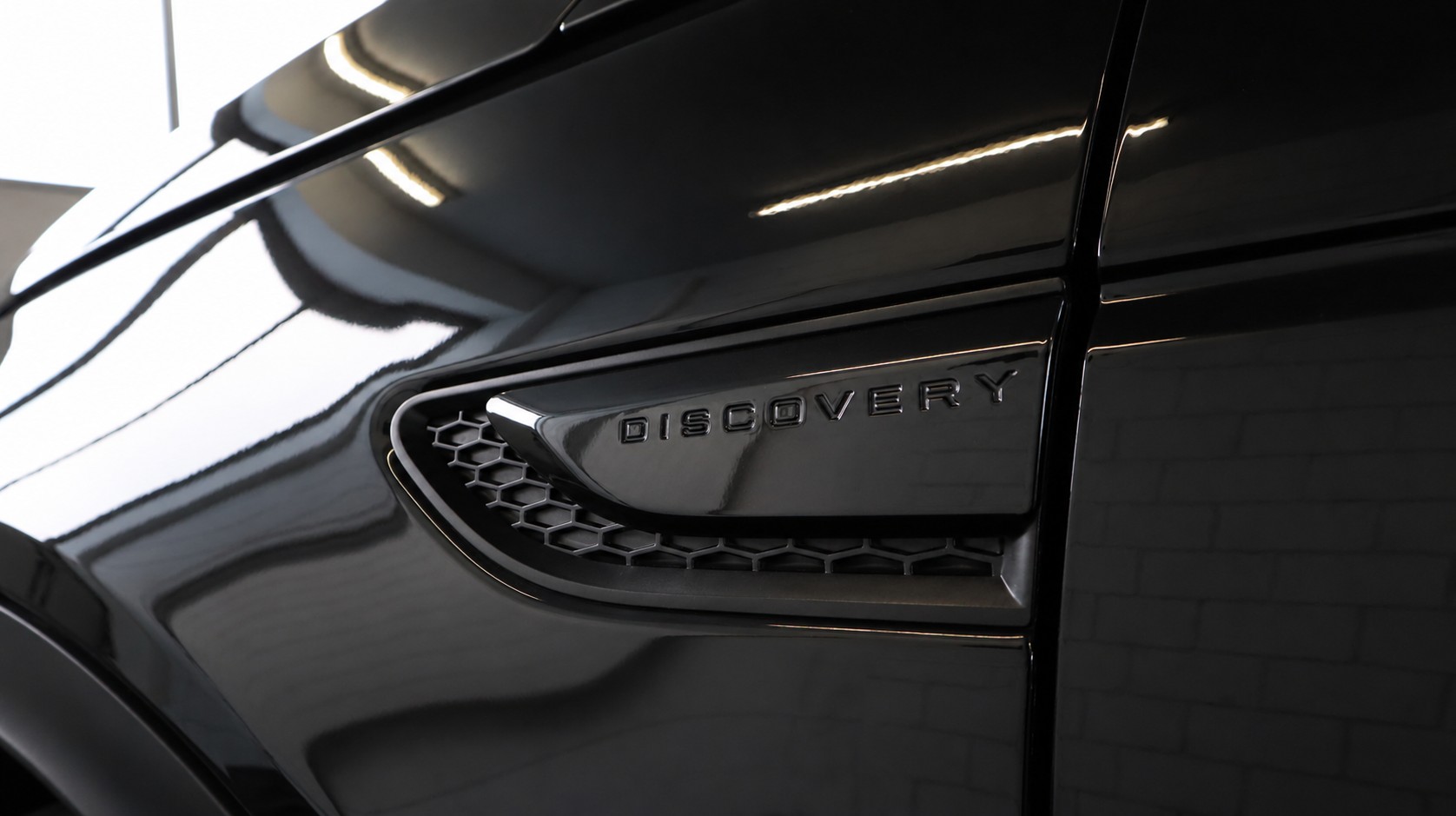 LAND ROVER Discovery Sport 2.0 SD4 200 SE-image-23