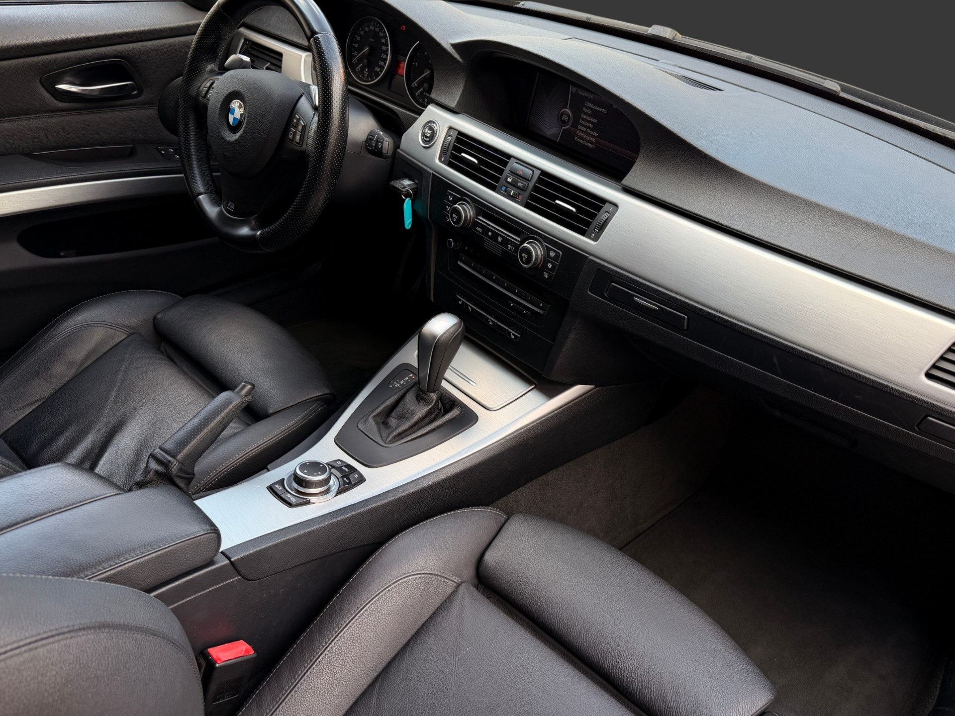BMW 330d xDrive Touring Steptronic-image-21