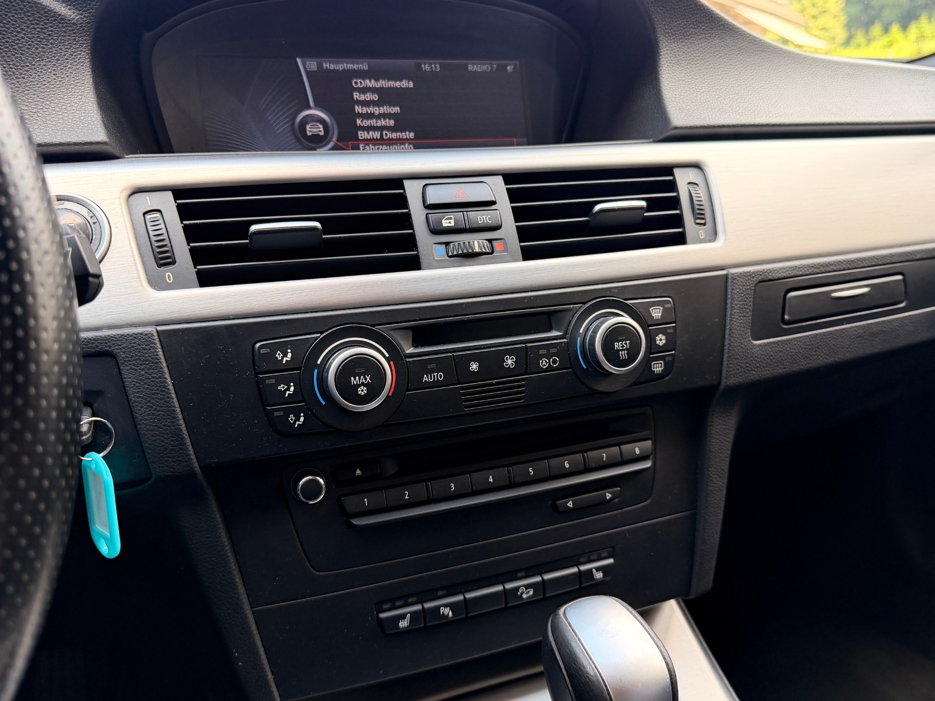 BMW 330d xDrive Touring Steptronic-image-17