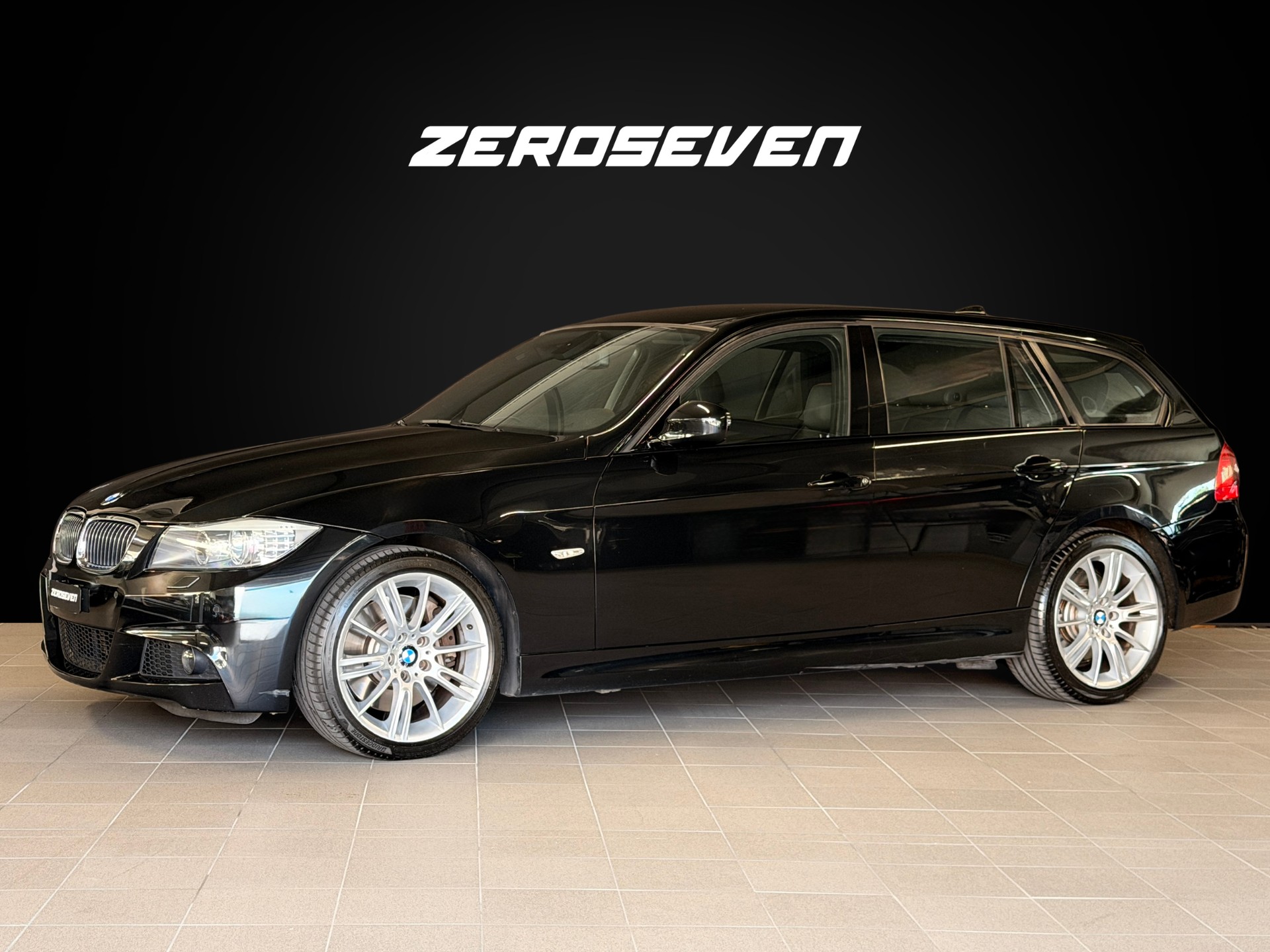 BMW 330d xDrive Touring Steptronic-image-1