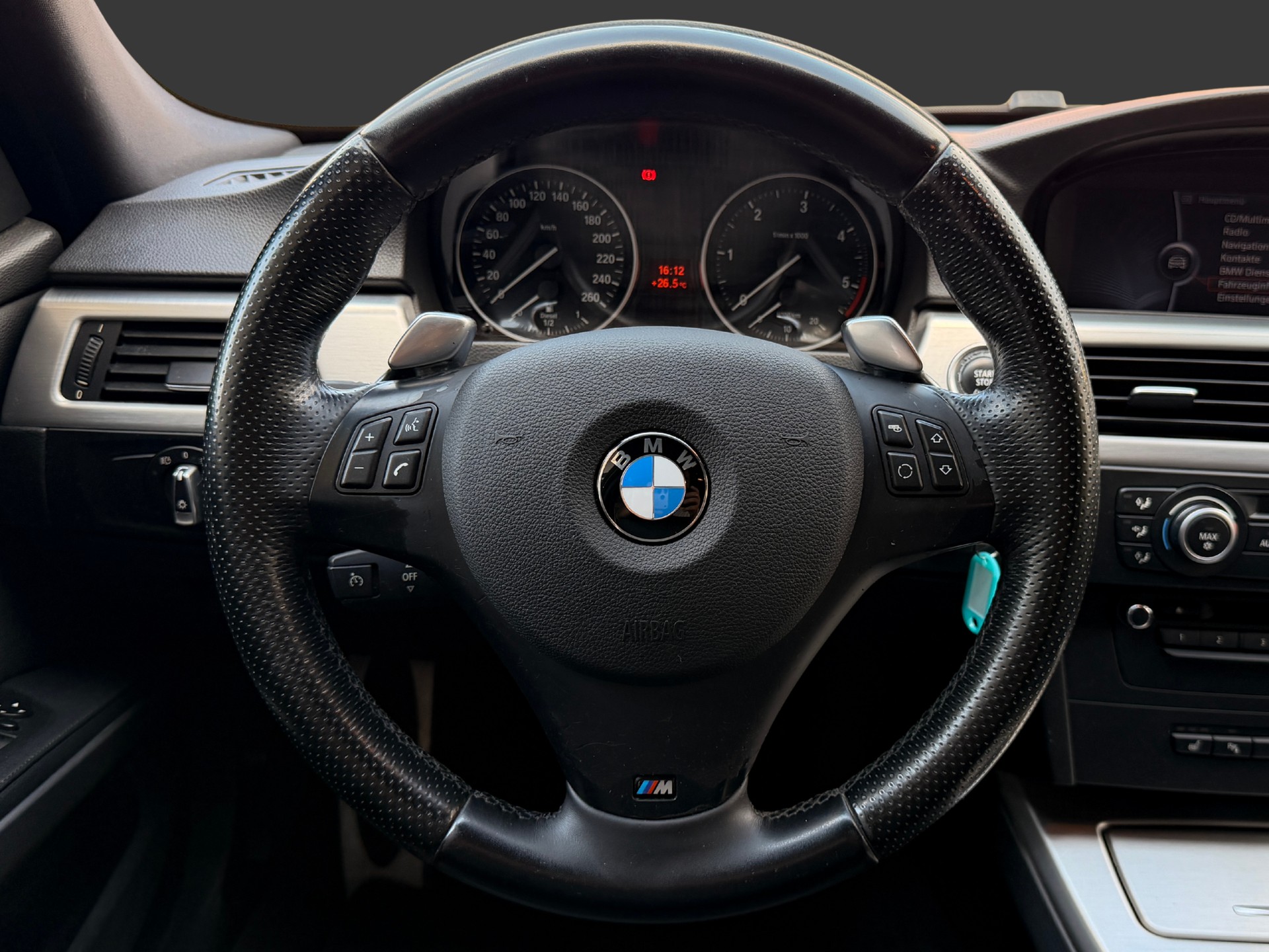 BMW 330d xDrive Touring Steptronic-image-15