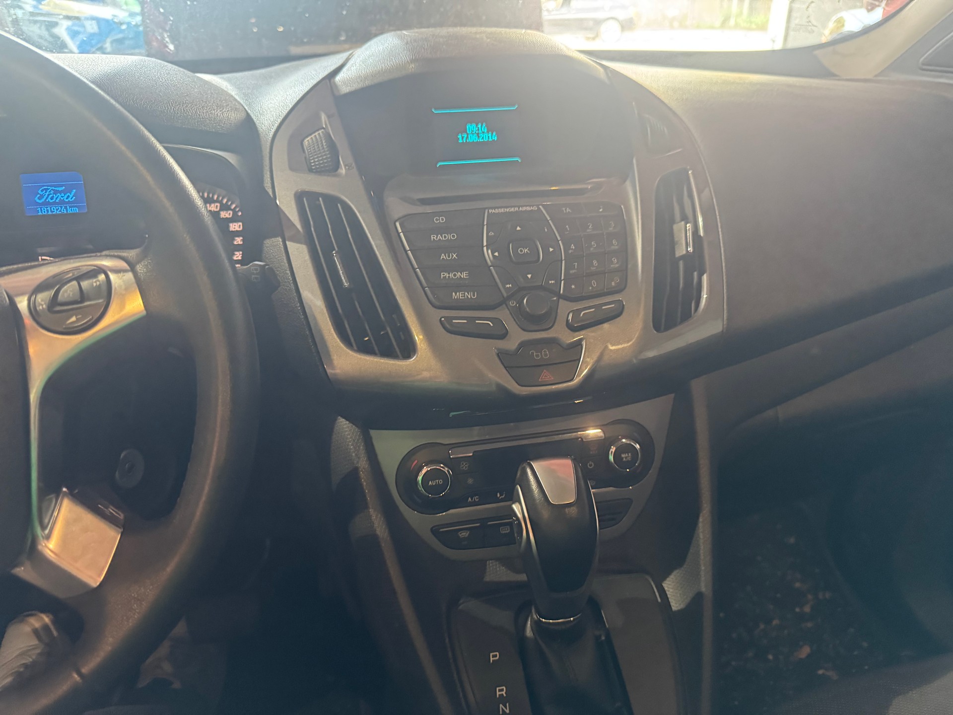 FORD Tourneo Connect 1.6 SCTi Titanium Automatic-image-10