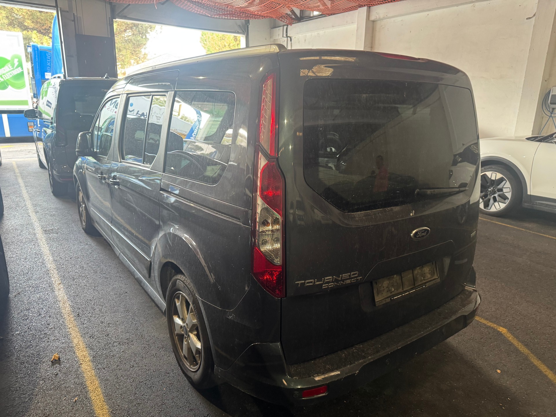 FORD Tourneo Connect 1.6 SCTi Titanium Automatic-image-0