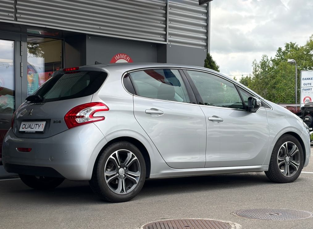 PEUGEOT 208 1.6 VTI Allure Automatik-image-2