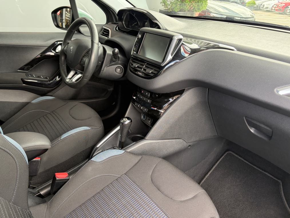 PEUGEOT 208 1.6 VTI Allure Automatik-image-7