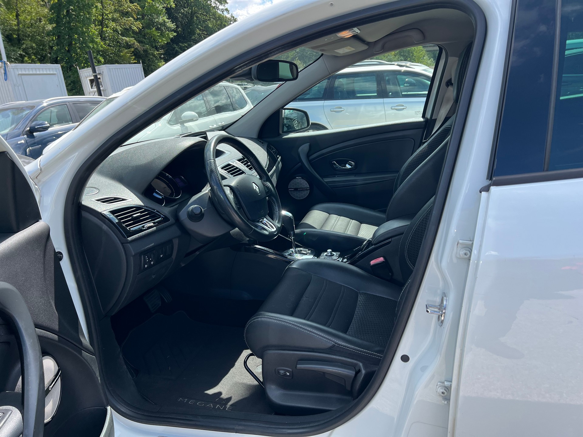 RENAULT Mégane 1.5 dCi Swiss Edition EDC-image-5
