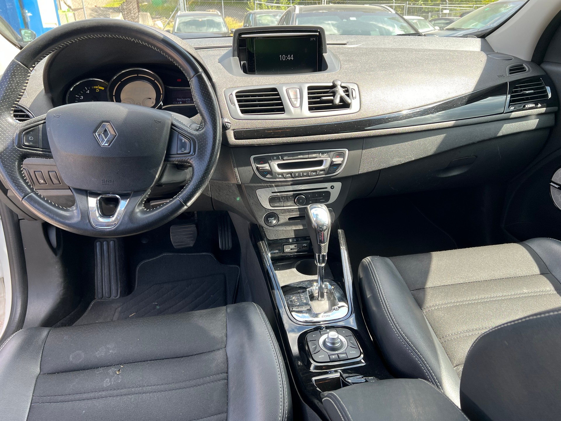 RENAULT Mégane 1.5 dCi Swiss Edition EDC-image-6