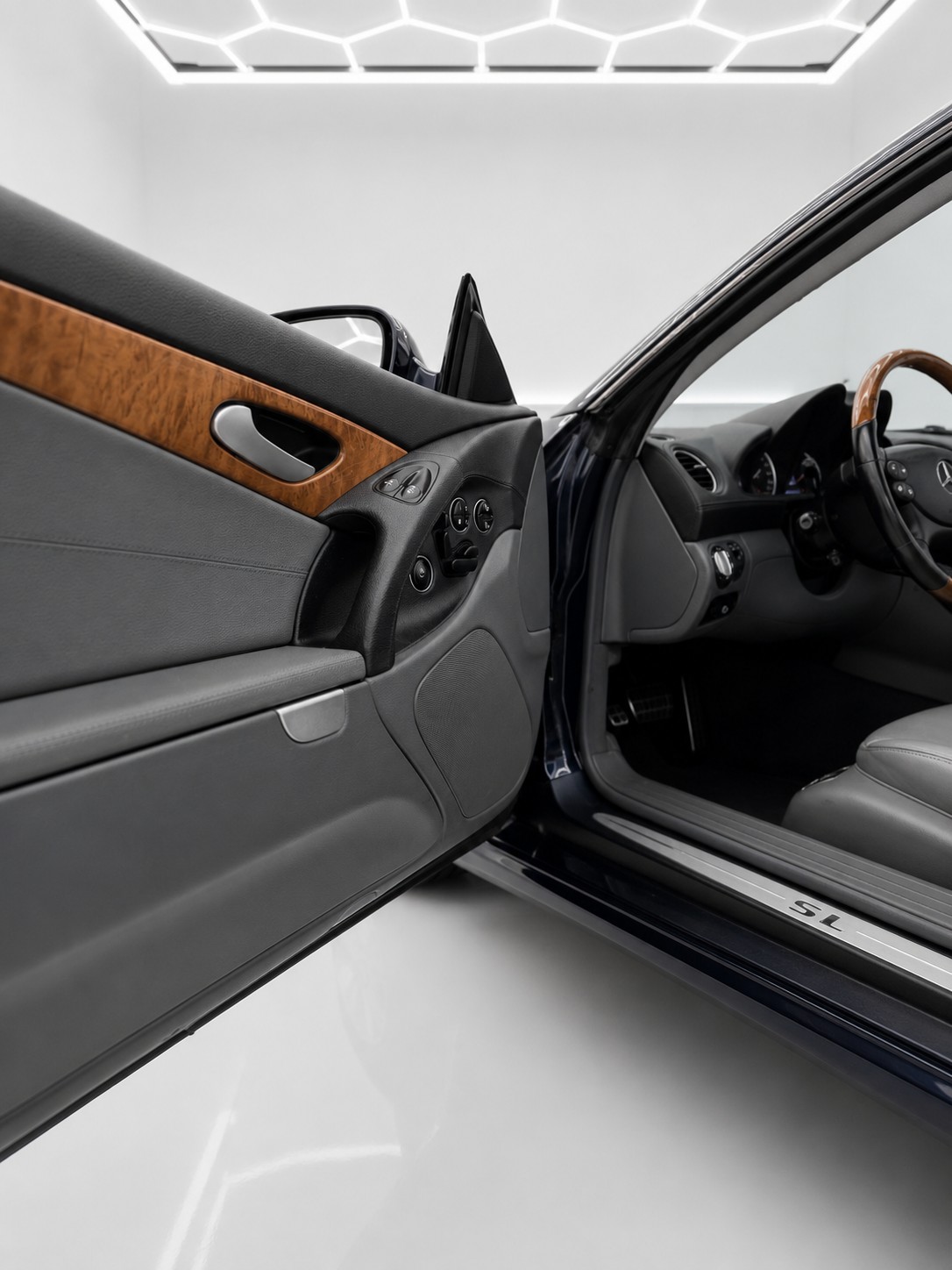 MERCEDES-BENZ SL 500 Automatic-image-8