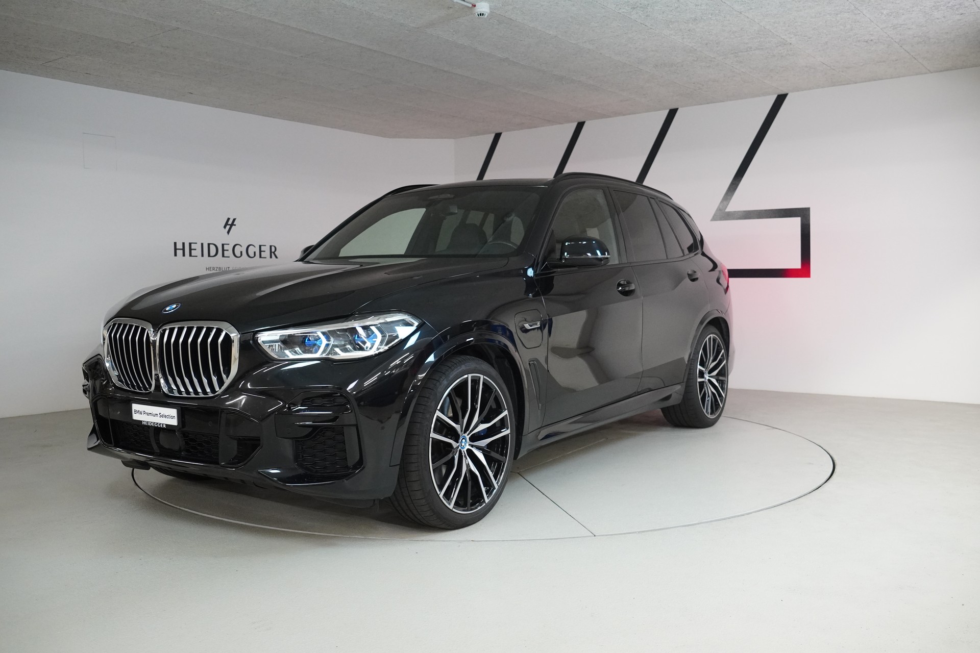 BMW X5 xDrive45e M Sport Steptronic-image-0