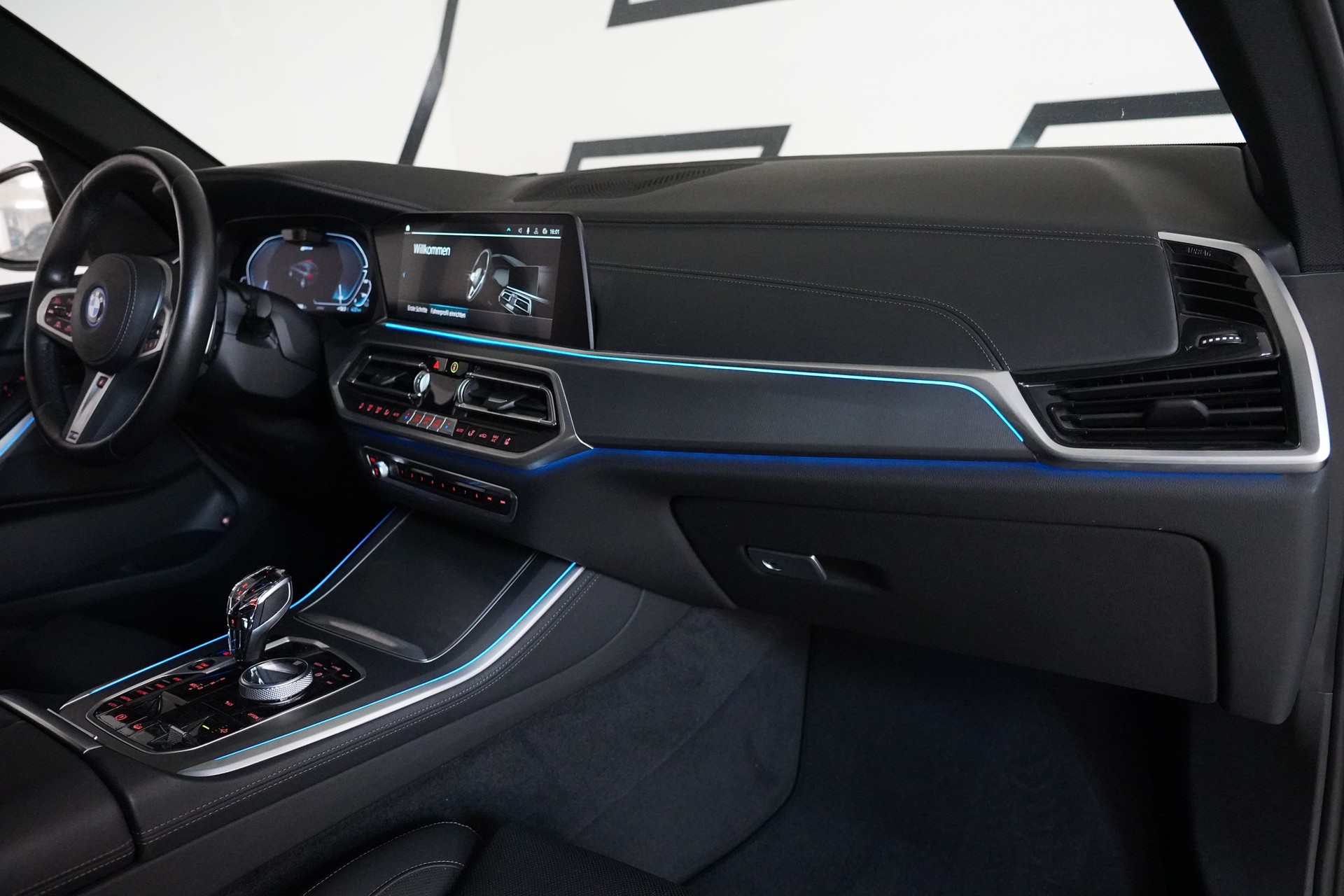 BMW X5 xDrive45e M Sport Steptronic-image-17