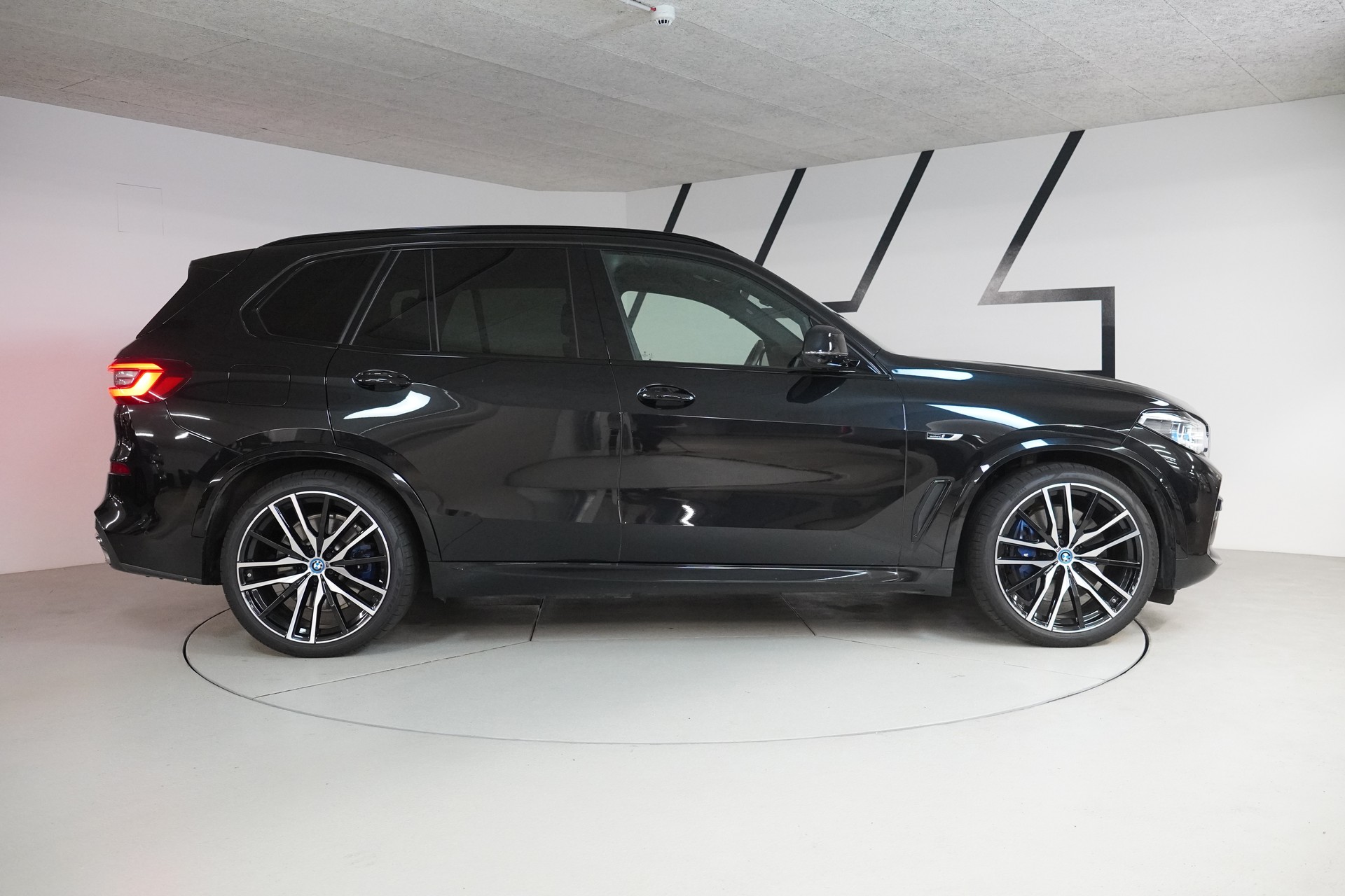 BMW X5 xDrive45e M Sport Steptronic-image-8