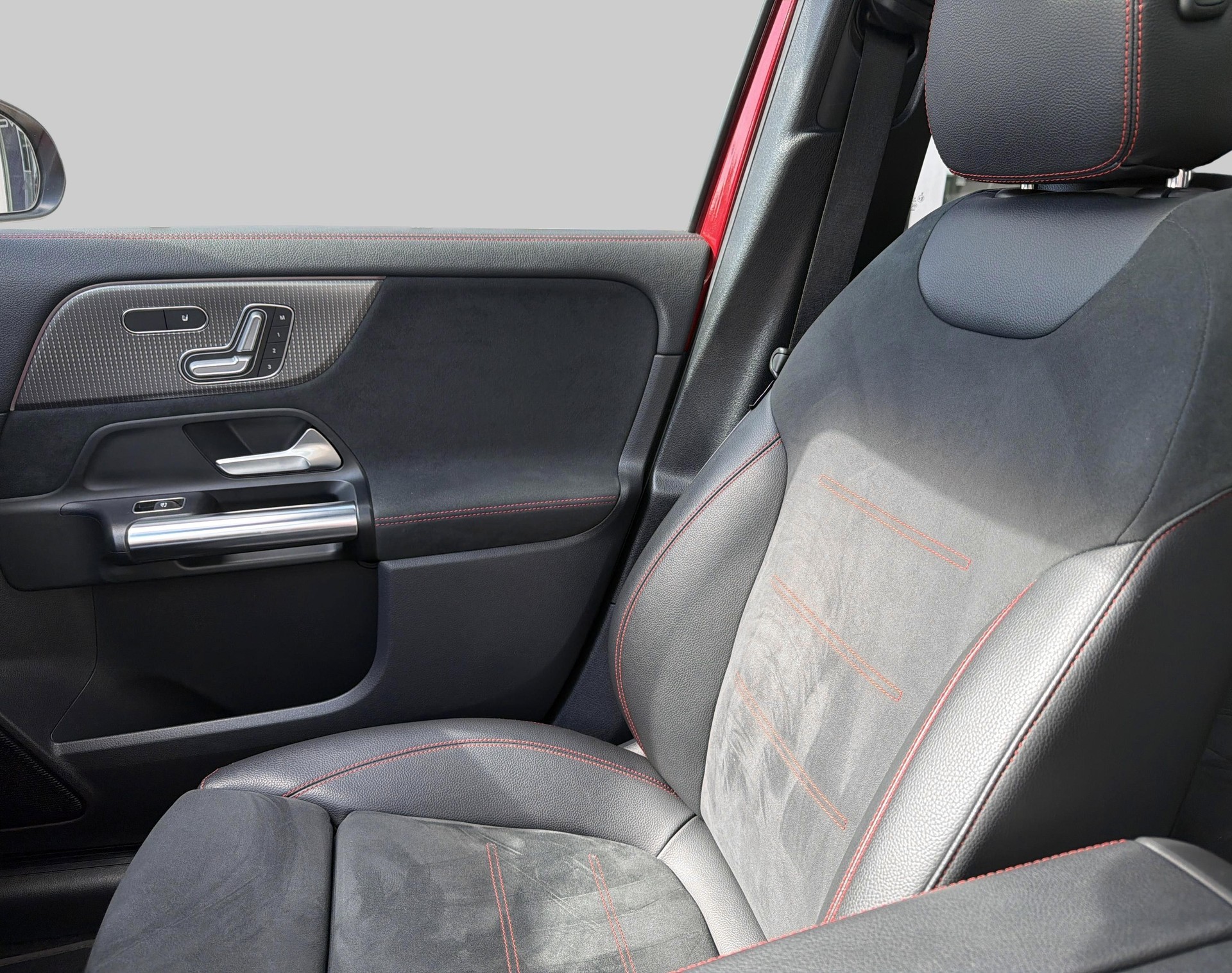 MERCEDES-BENZ EQA H243 EQA 250 AMG Line-image-15