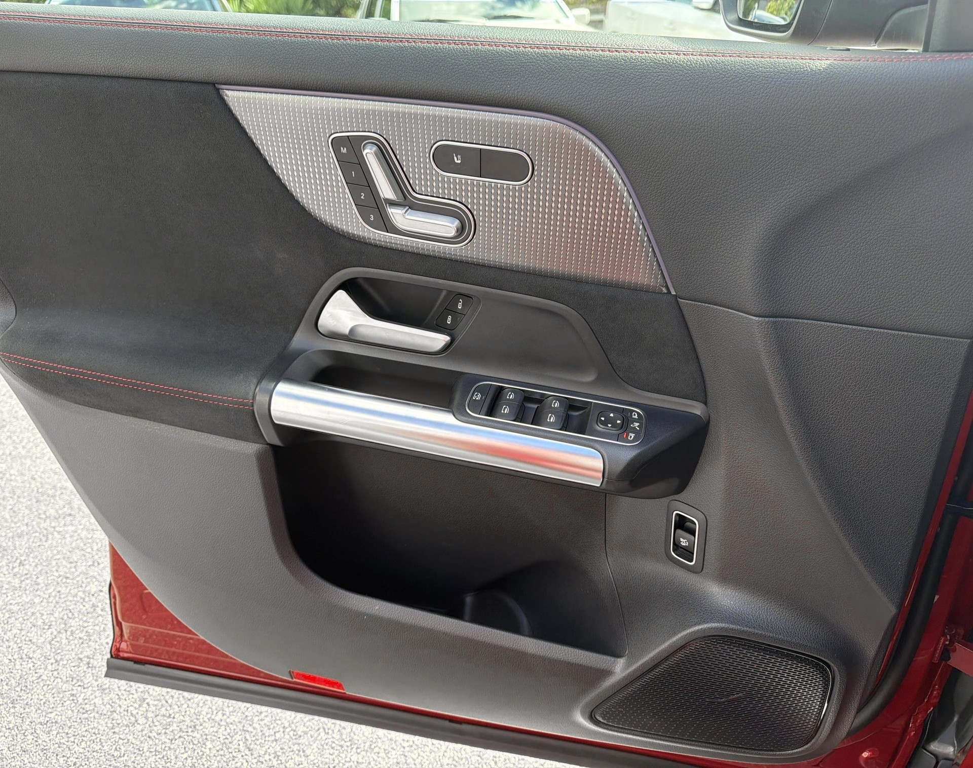 MERCEDES-BENZ EQA H243 EQA 250 AMG Line-image-14