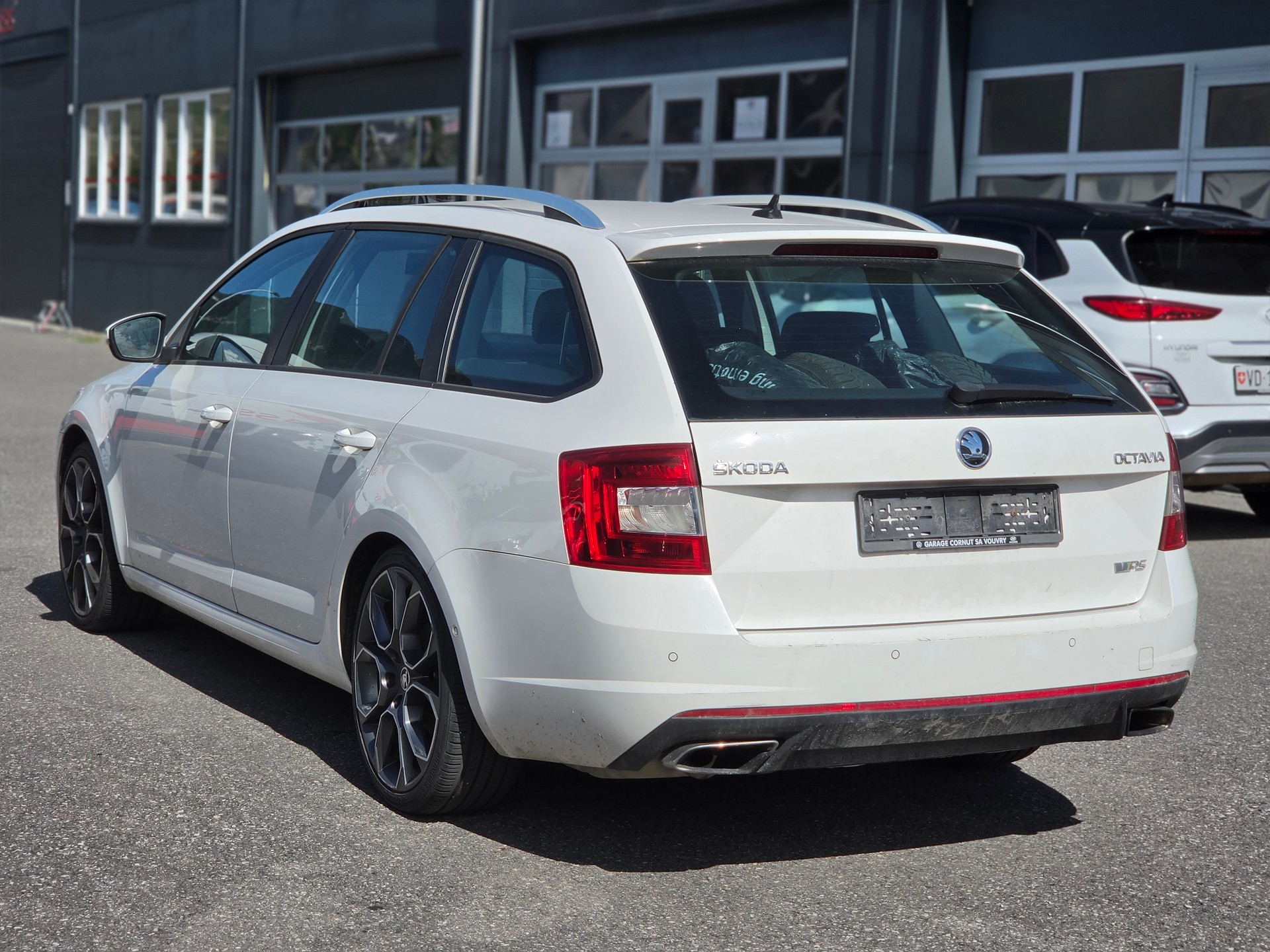 SKODA Octavia Combi 2.0 TSI RS-image-4