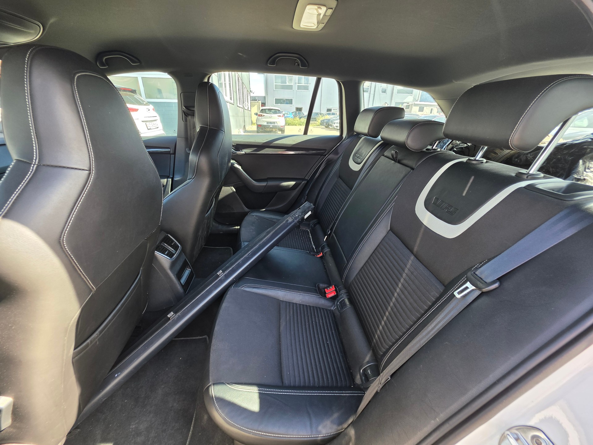 SKODA Octavia Combi 2.0 TSI RS-image-7