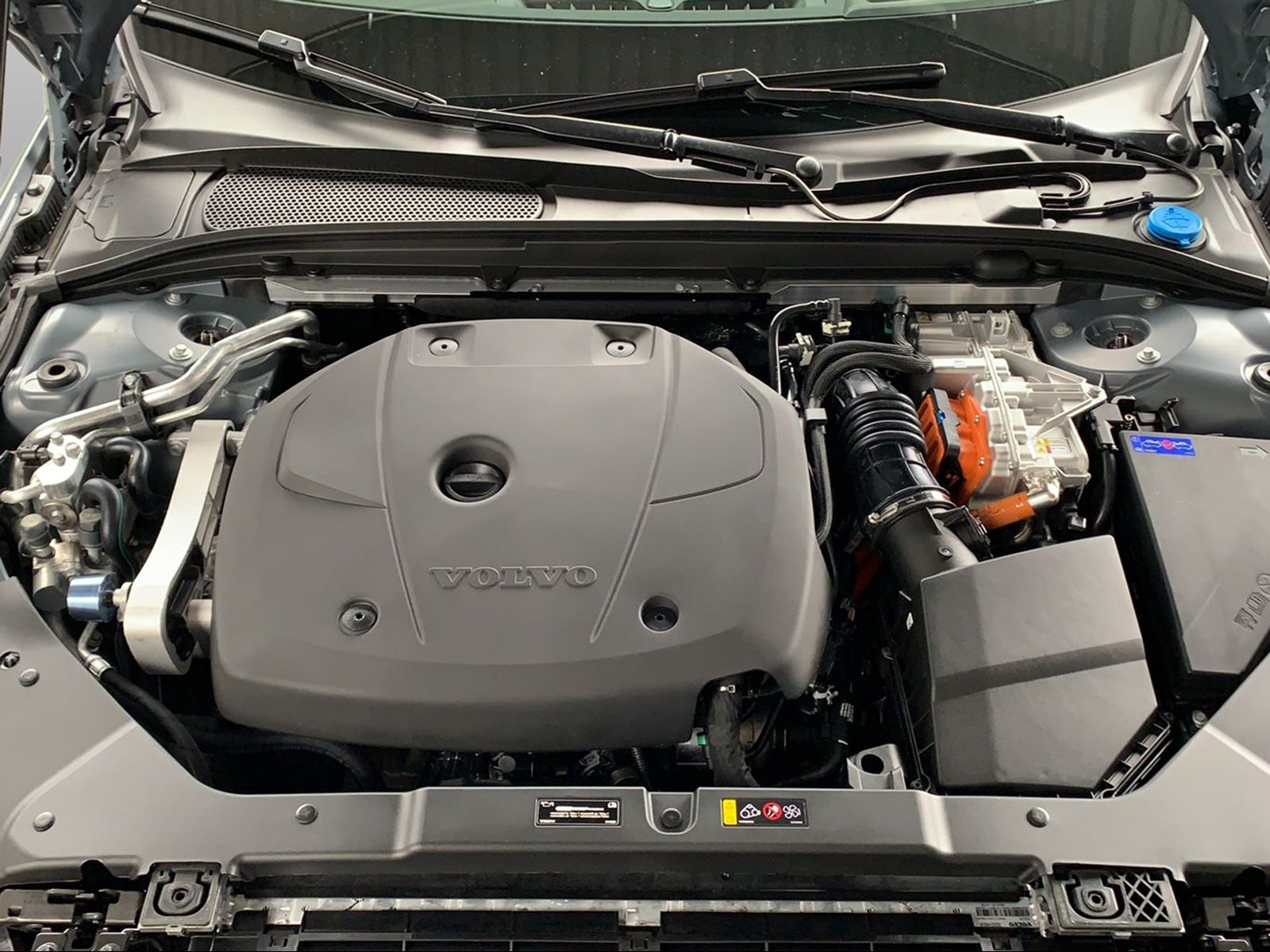 VOLVO V60 2.0 T6 TE Inscription eAWD-image-9