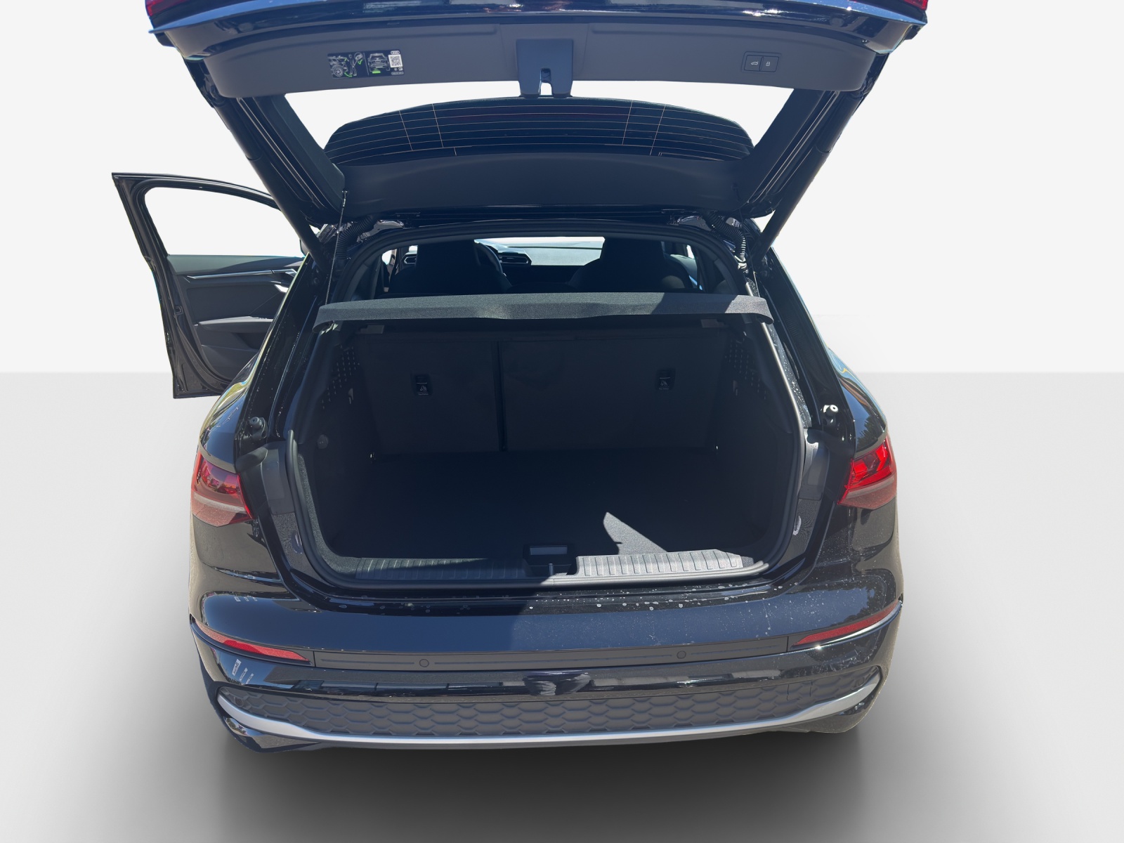 AUDI A3 Sportback TFSI 110 kW Attraction-image-12