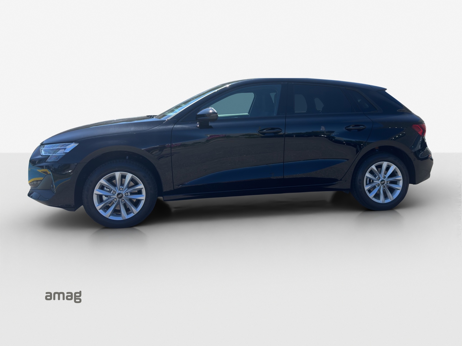 AUDI A3 Sportback TFSI 110 kW Attraction-showroom-element-1