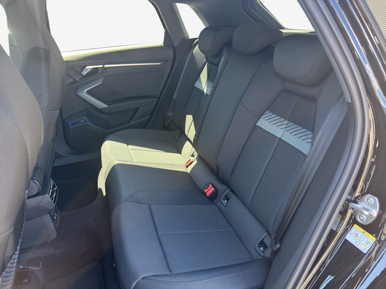 AUDI A3 Sportback TFSI 110 kW Attraction-image-11