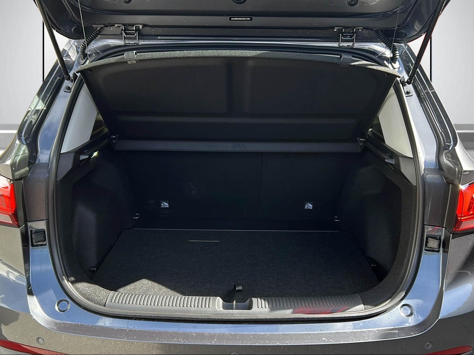 MG ZS 1.5 Hybrid+ Luxury-image-13