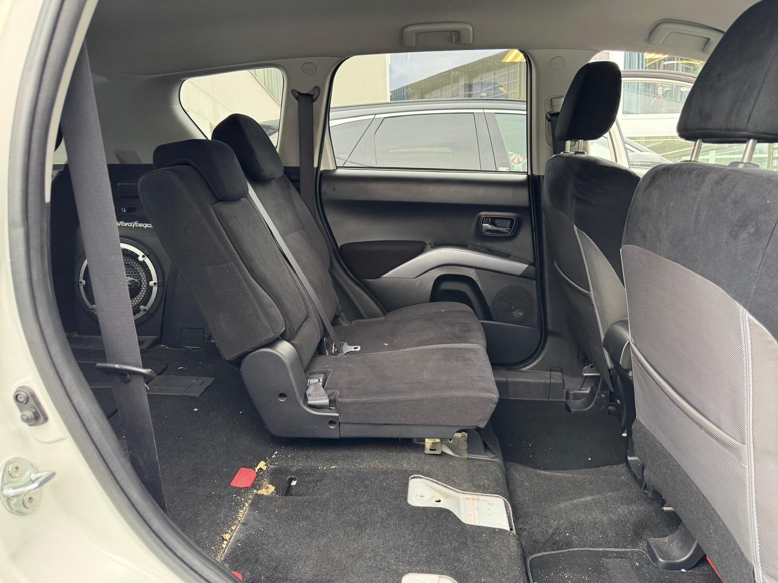 MITSUBISHI Outlander 2.2 DID Navigator 4WD-image-5