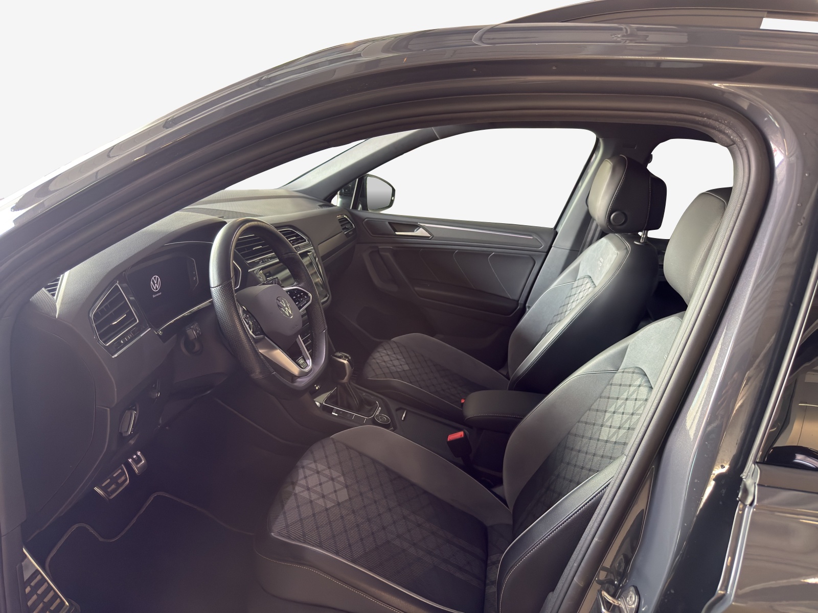 VW Tiguan 2.0TSI R-Line 4Motion DSG-image-6