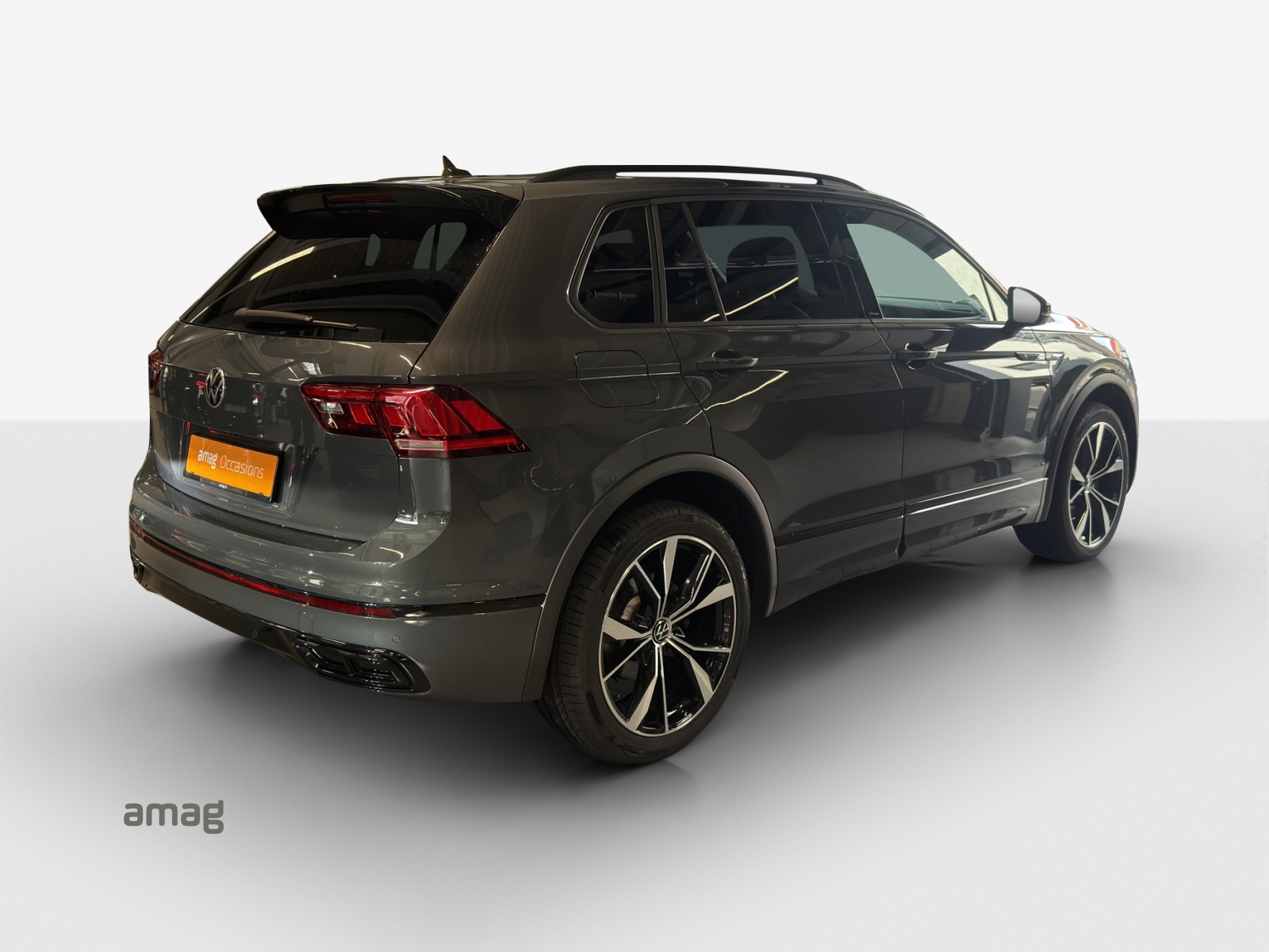VW Tiguan 2.0TSI R-Line 4Motion DSG-showroom-element-3