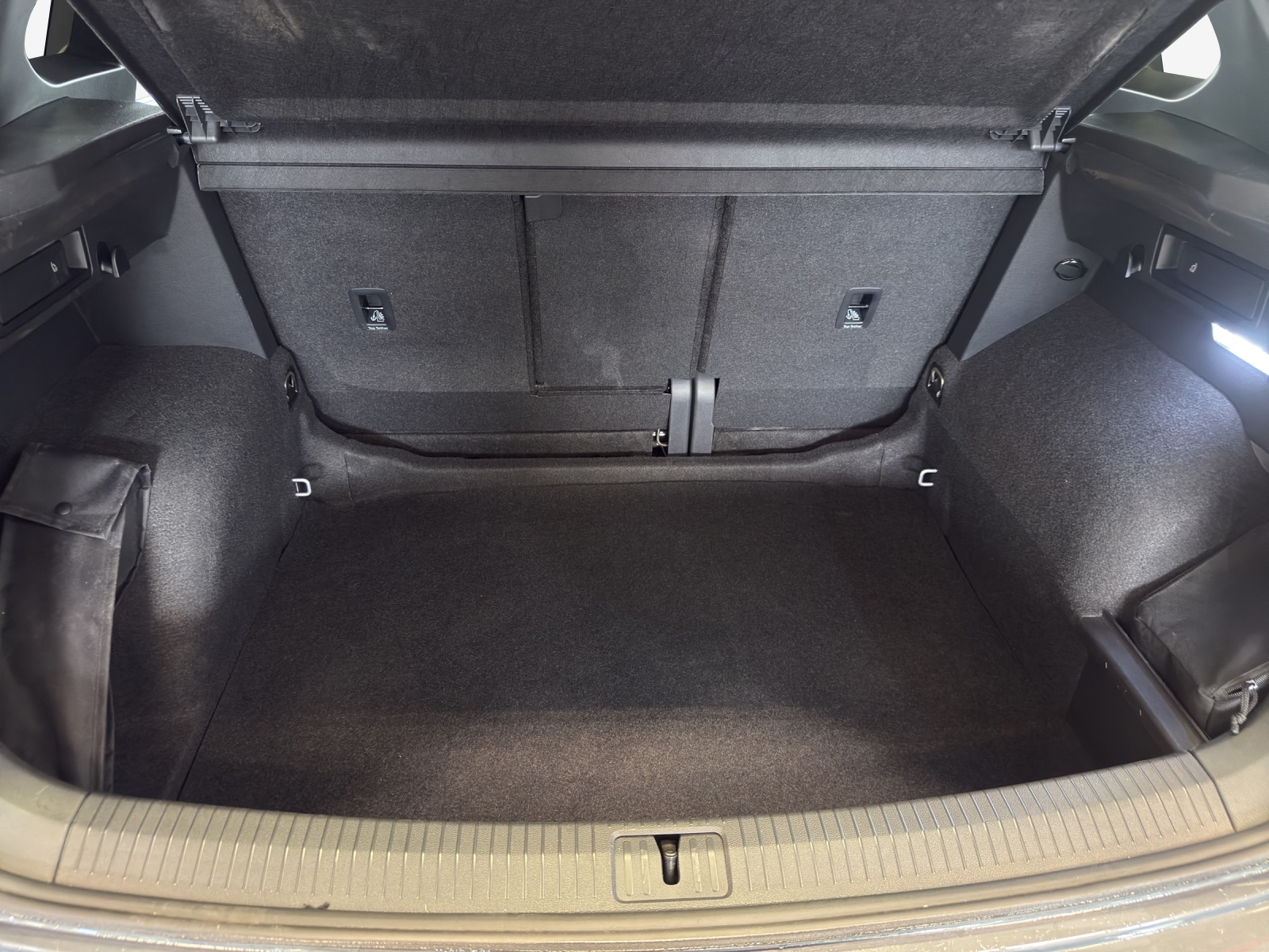 VW Tiguan 2.0TSI R-Line 4Motion DSG-image-11