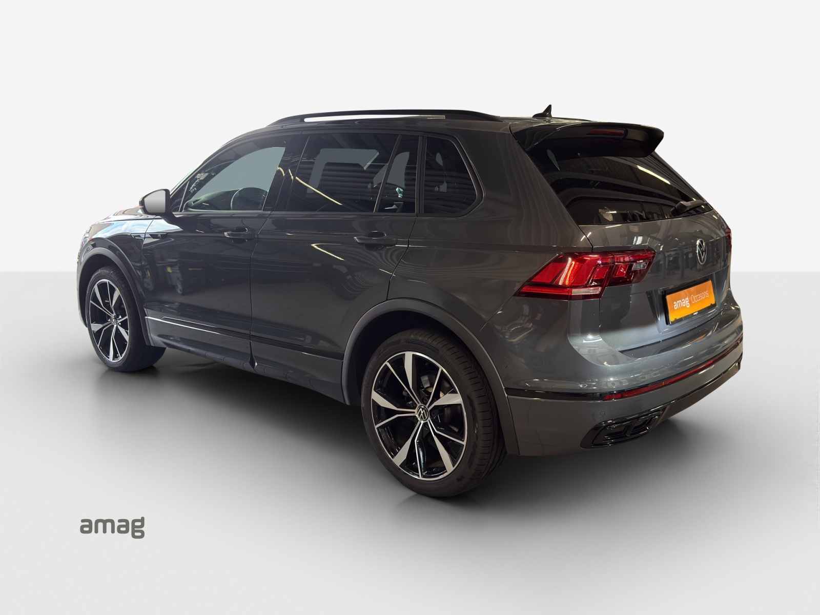 VW Tiguan 2.0TSI R-Line 4Motion DSG-showroom-element-2