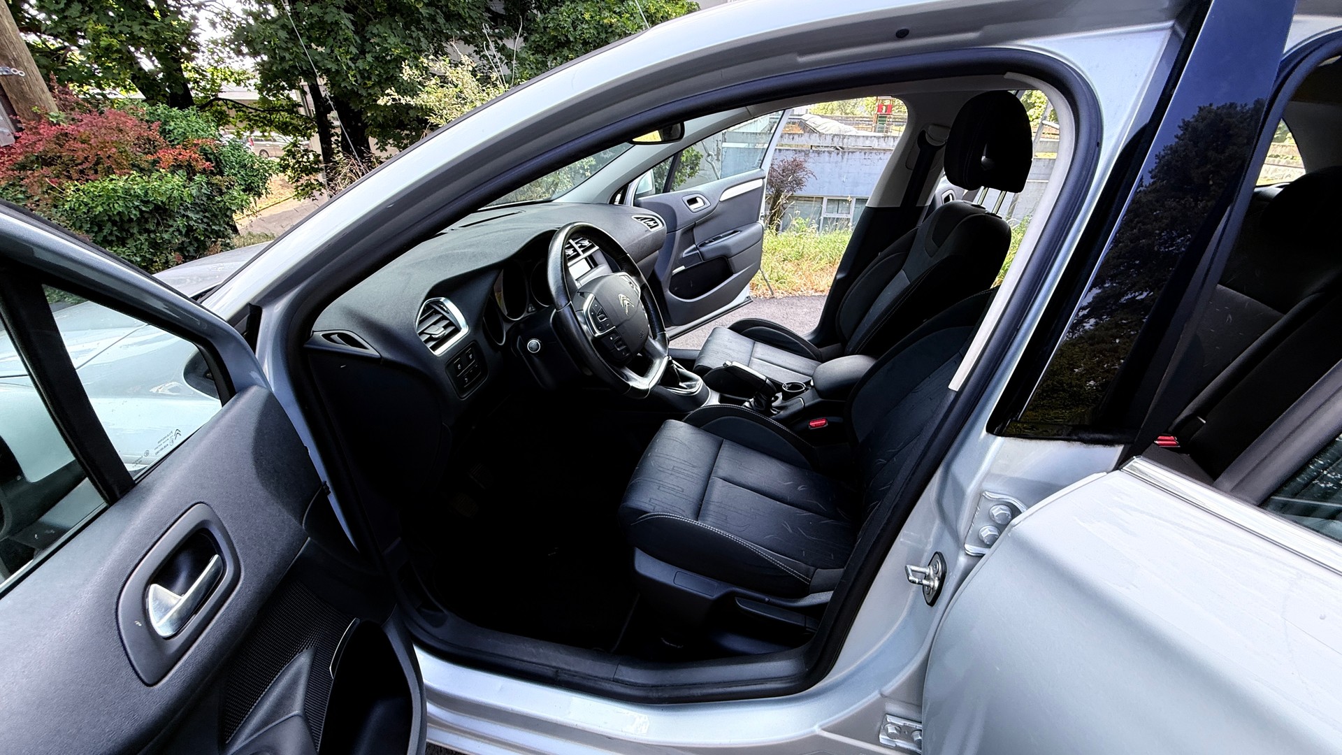 CITROEN C4 Berline 1.6 VTi Séduction-image-9