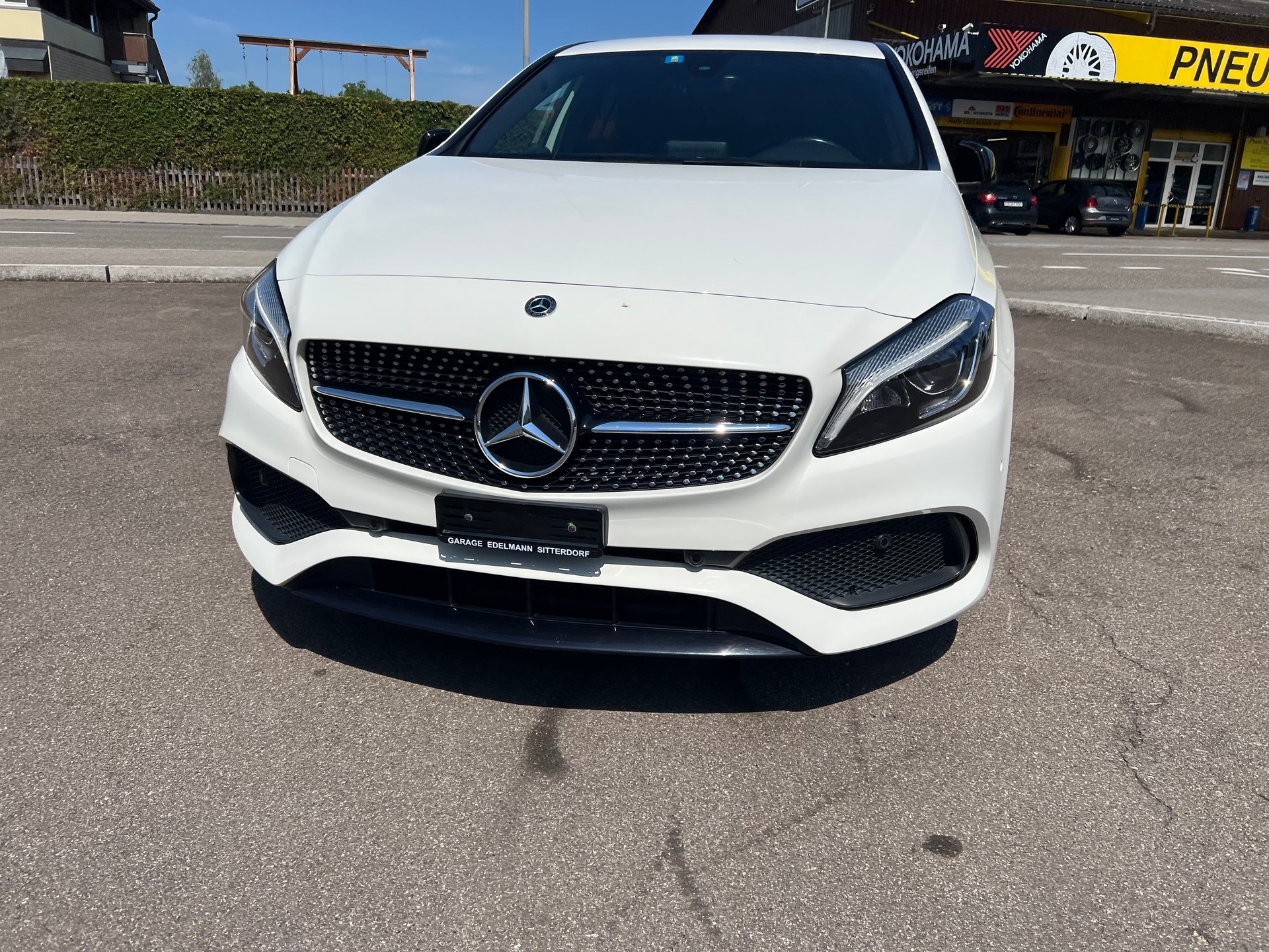 MERCEDES-BENZ A 200 AMG Line 7G-DCT-image-3