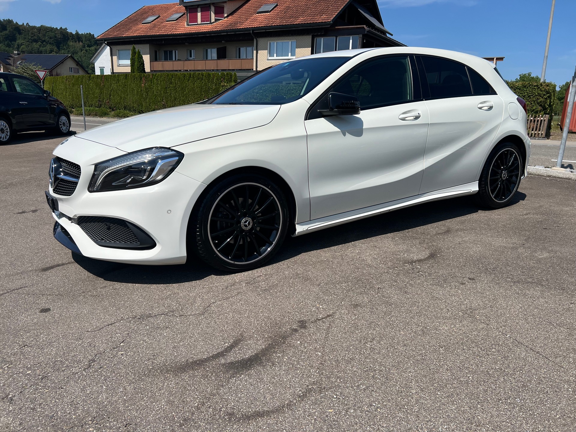 MERCEDES-BENZ A 200 AMG Line 7G-DCT-image-0