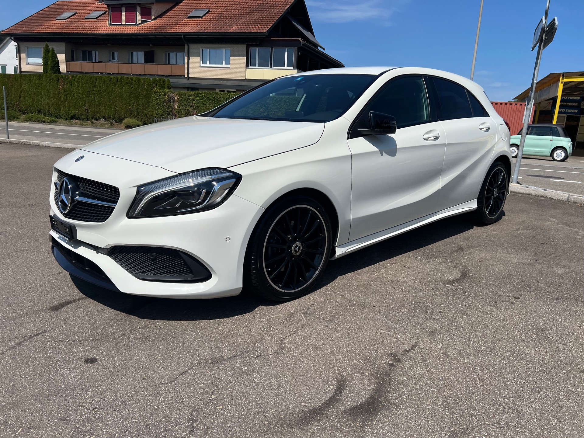 MERCEDES-BENZ A 200 AMG Line 7G-DCT-image-1