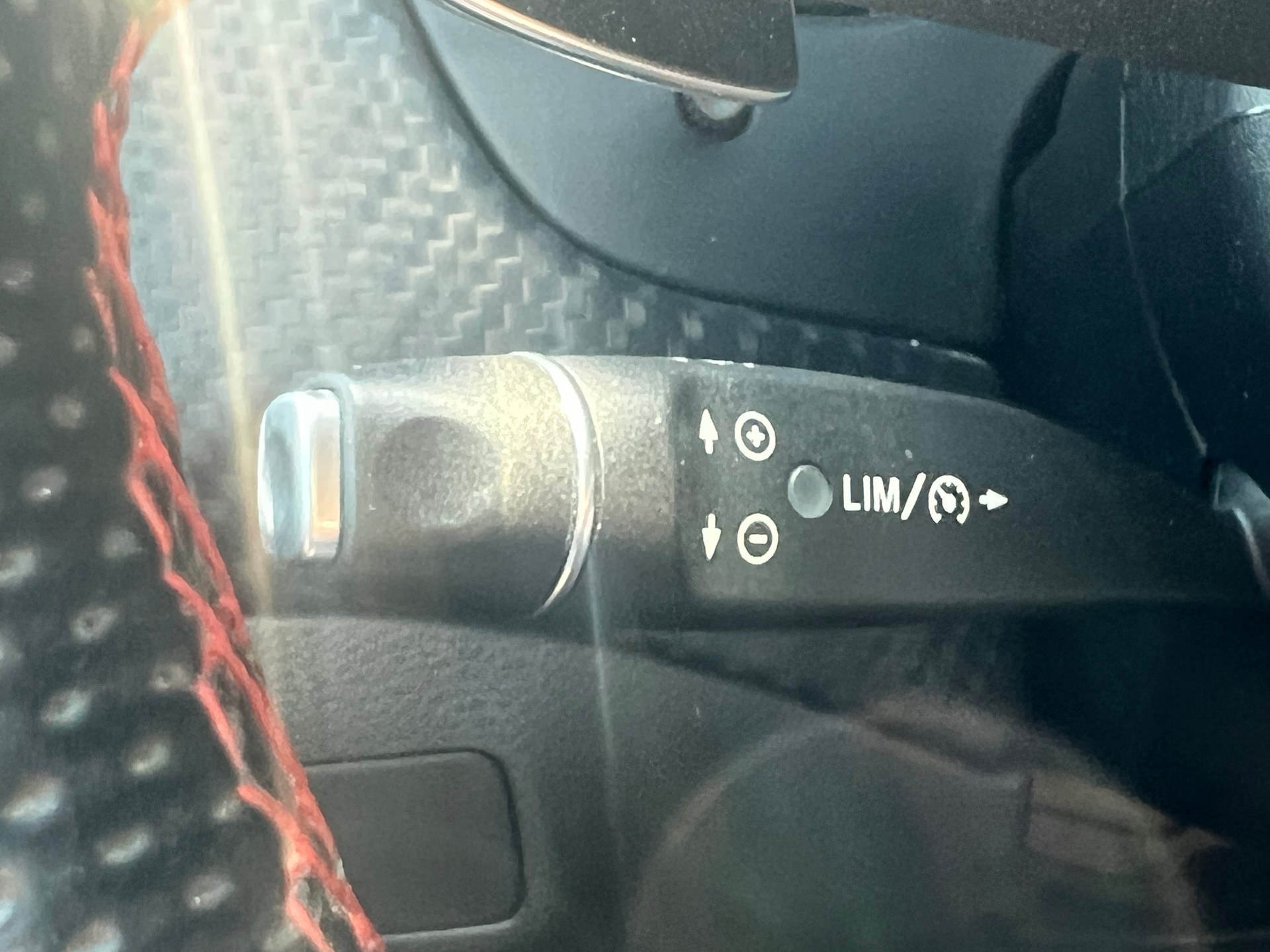 MERCEDES-BENZ A 200 AMG Line 7G-DCT-image-26