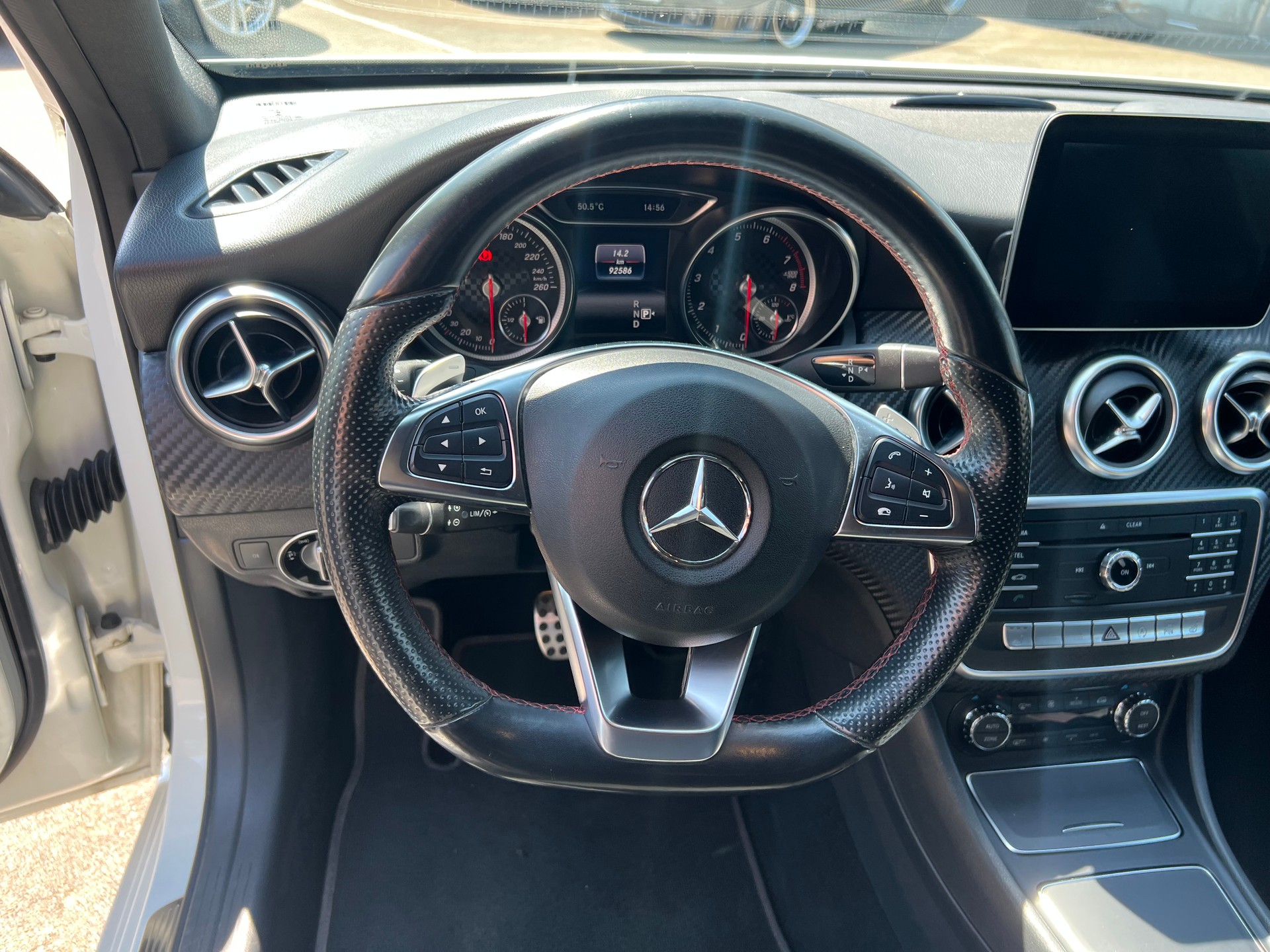 MERCEDES-BENZ A 200 AMG Line 7G-DCT-image-19